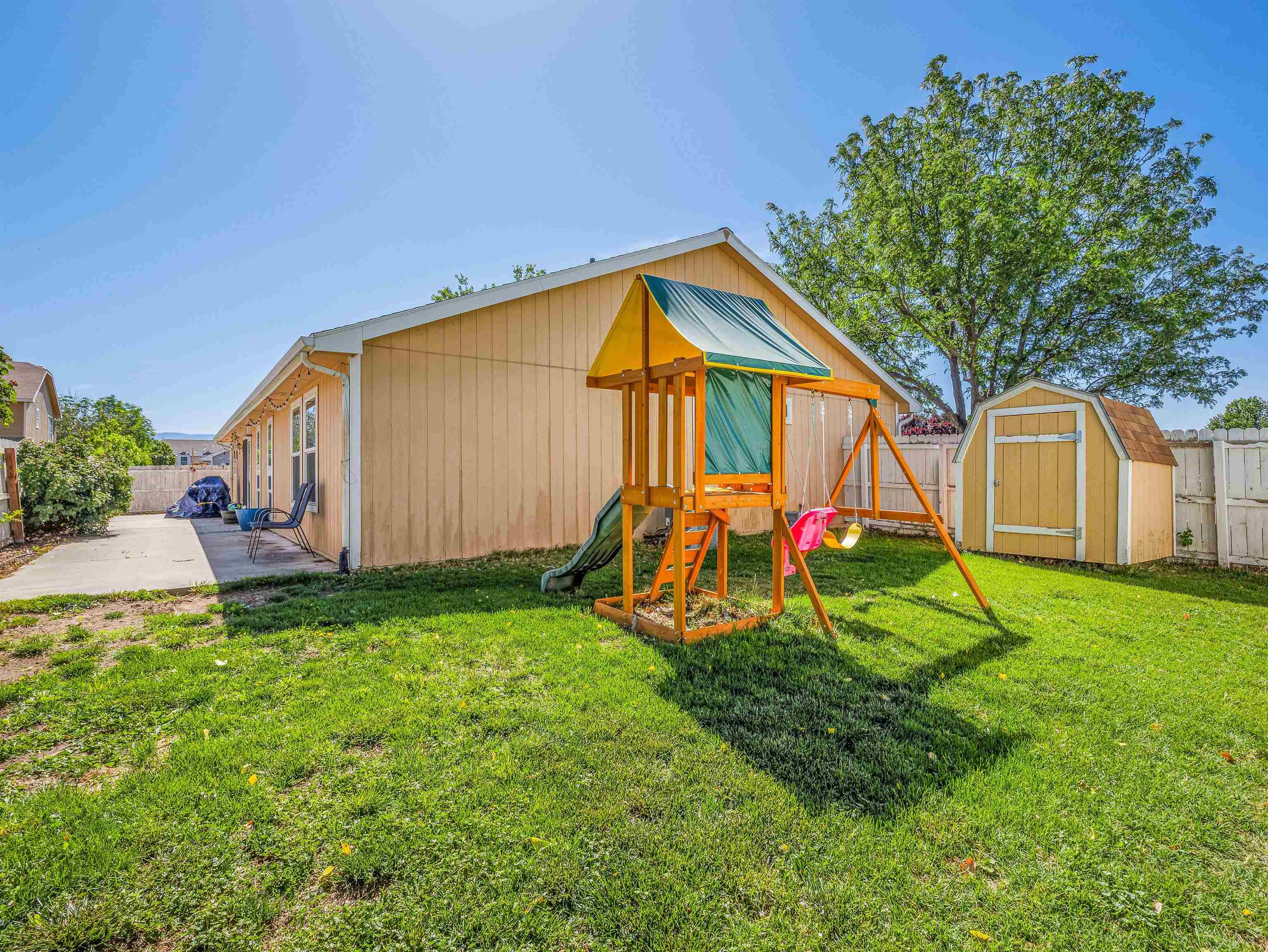 2980 1/2 Redbud Court Property Photo 24