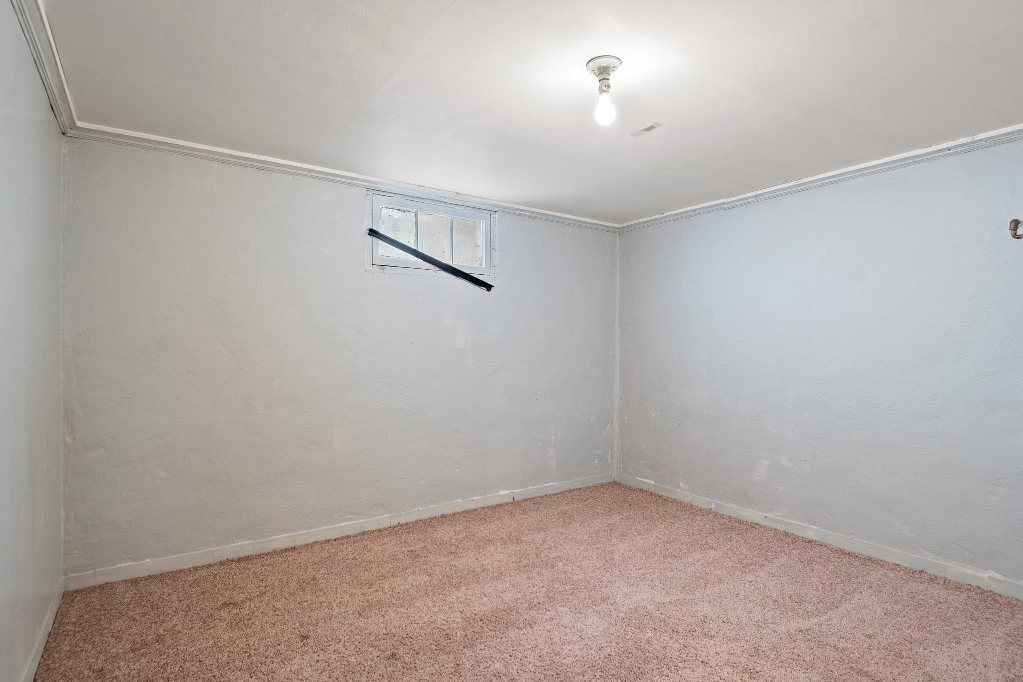 829 Leon Street Property Photo 29