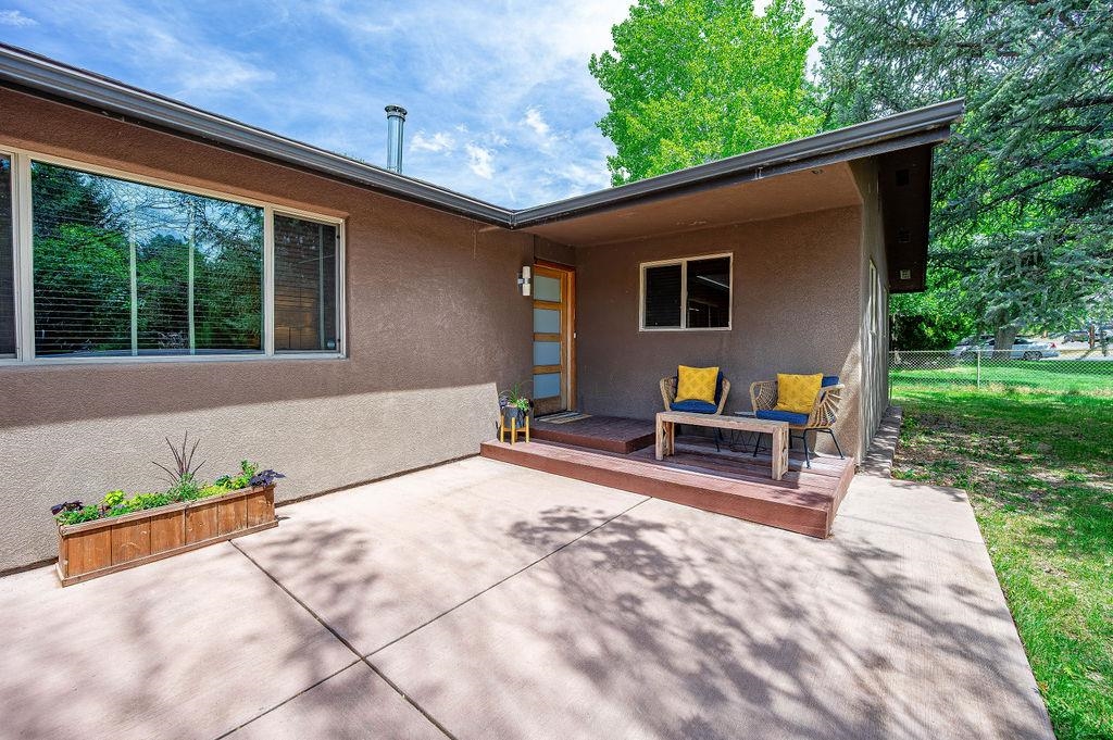 2352 E Road Property Photo 2