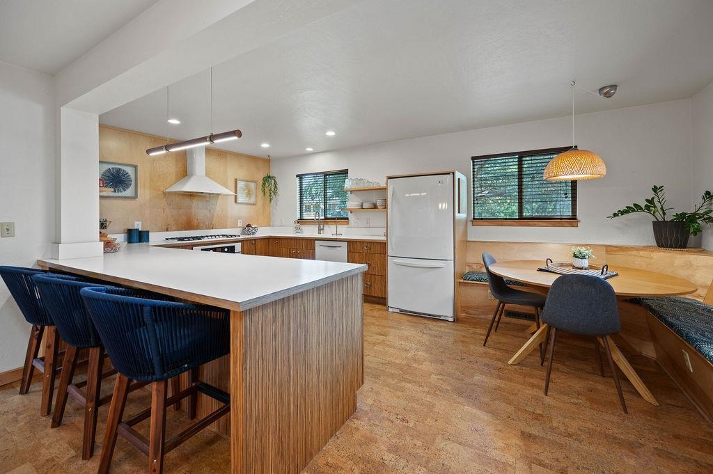 2352 E Road Property Photo 9