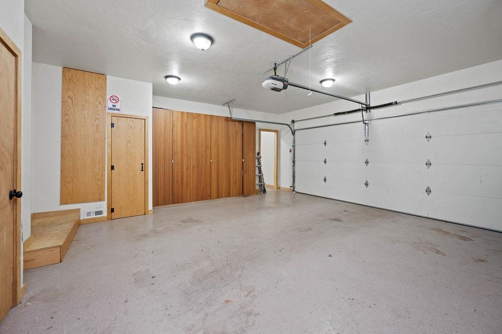 2352 E Road Property Photo 26