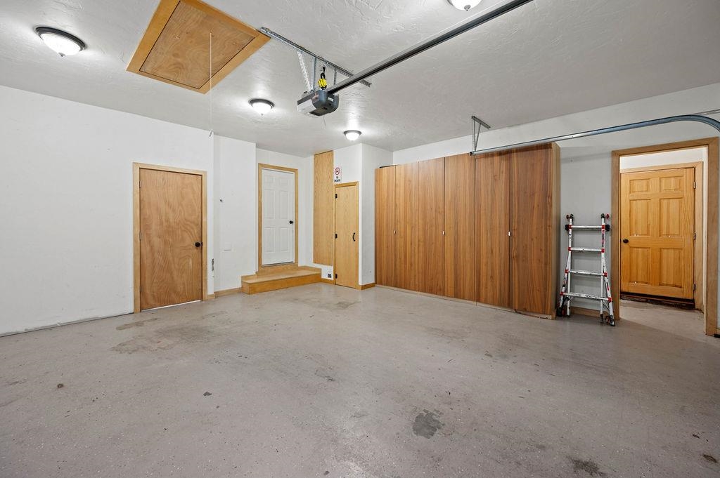 2352 E Road Property Photo 27