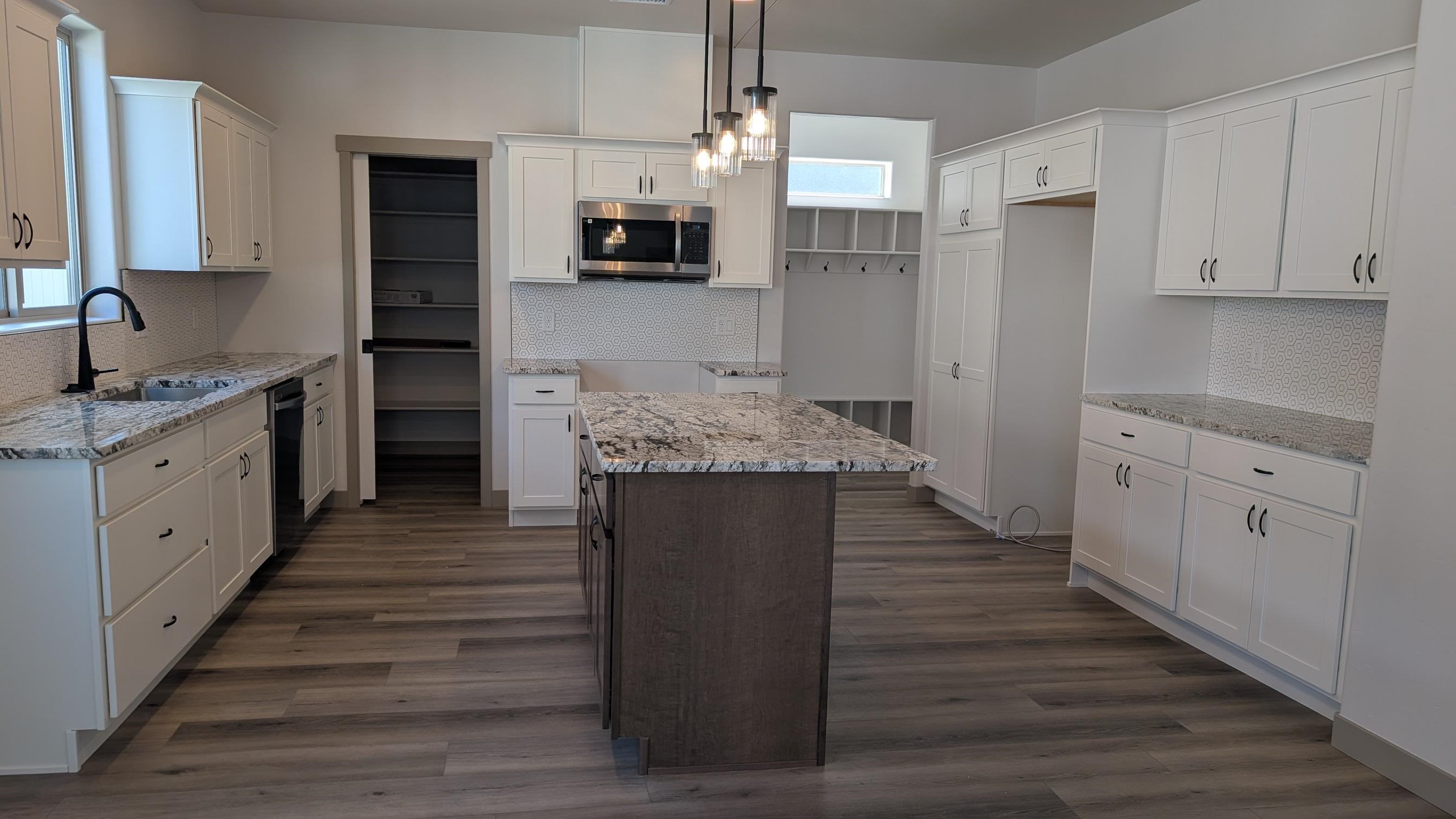 2456 Hamilton Road Property Photo 1