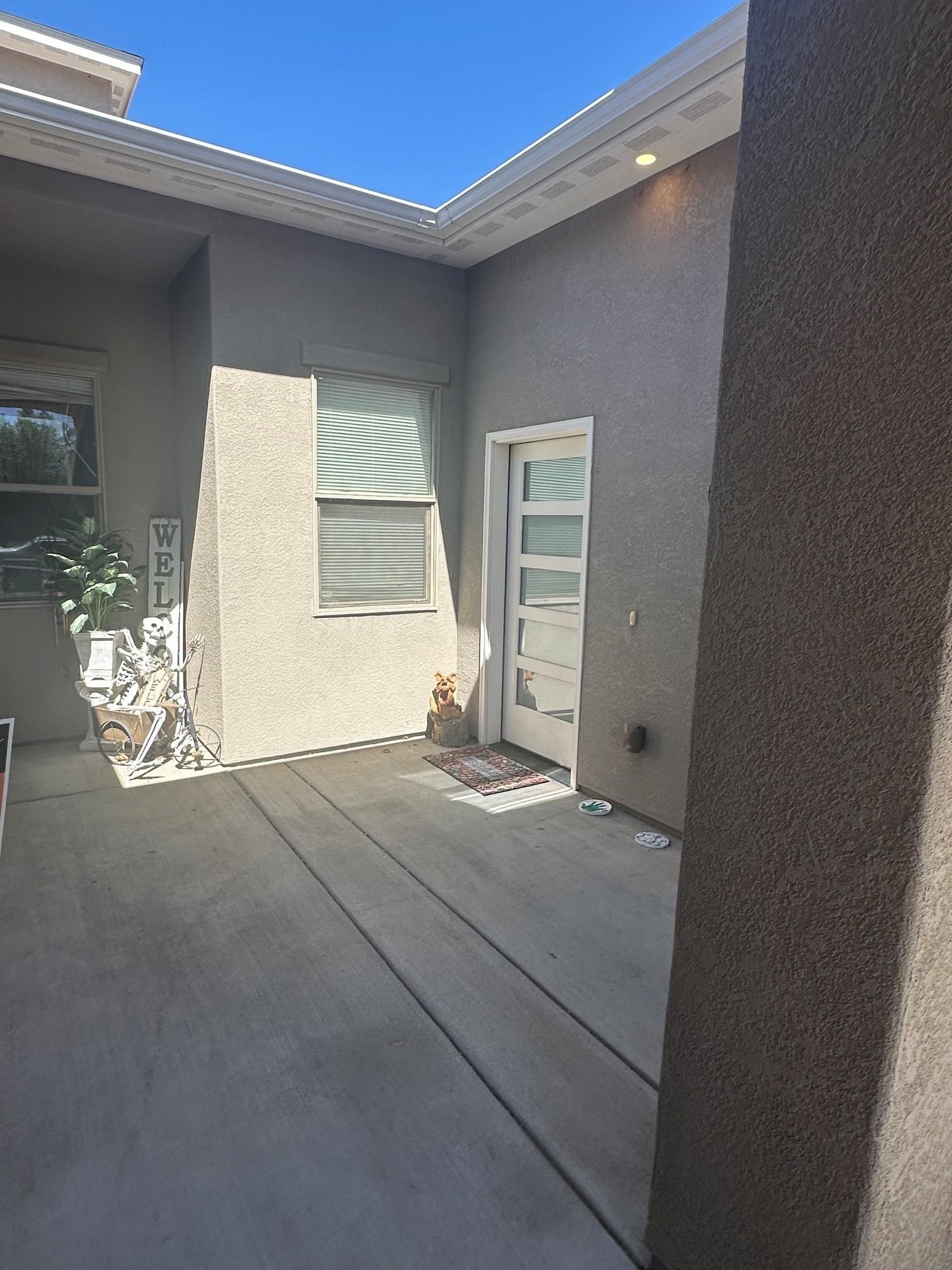 581 W Indian Creek Drive Property Photo 2