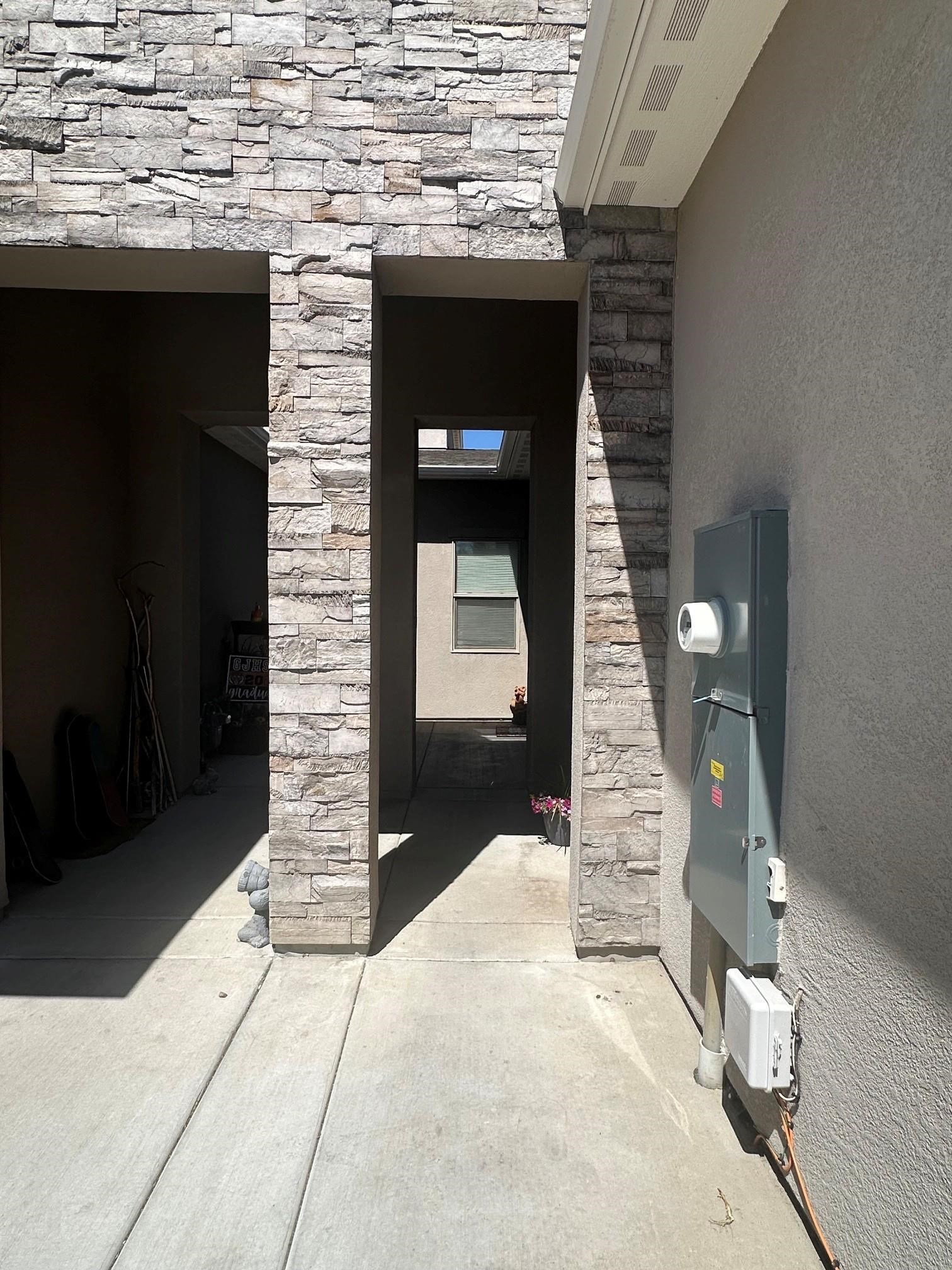 581 W Indian Creek Drive Property Photo 3