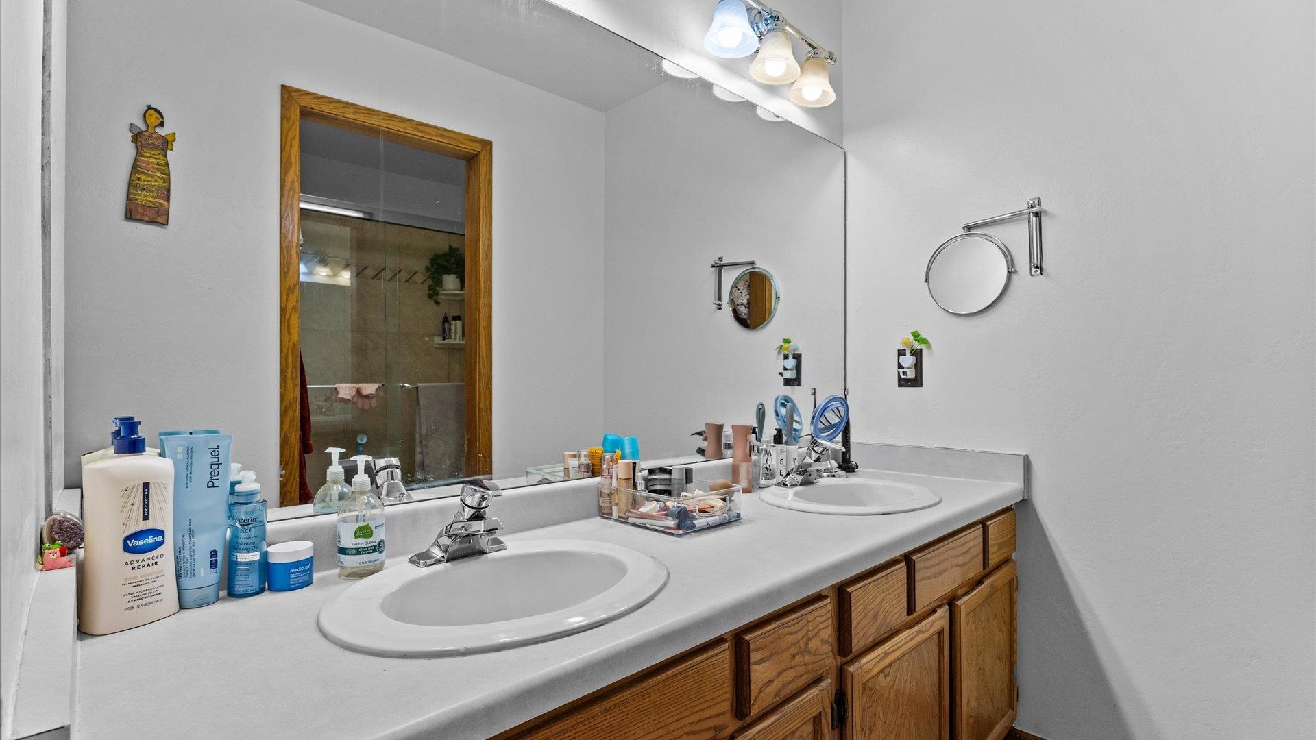 385 Explorer Court Property Photo 17