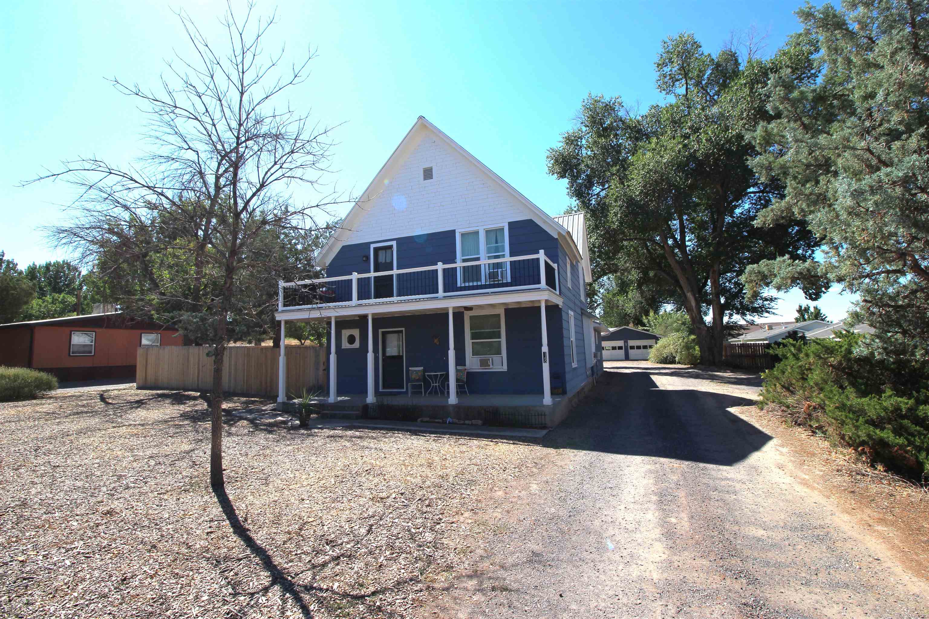1150 E 7th Street Property Photo 2