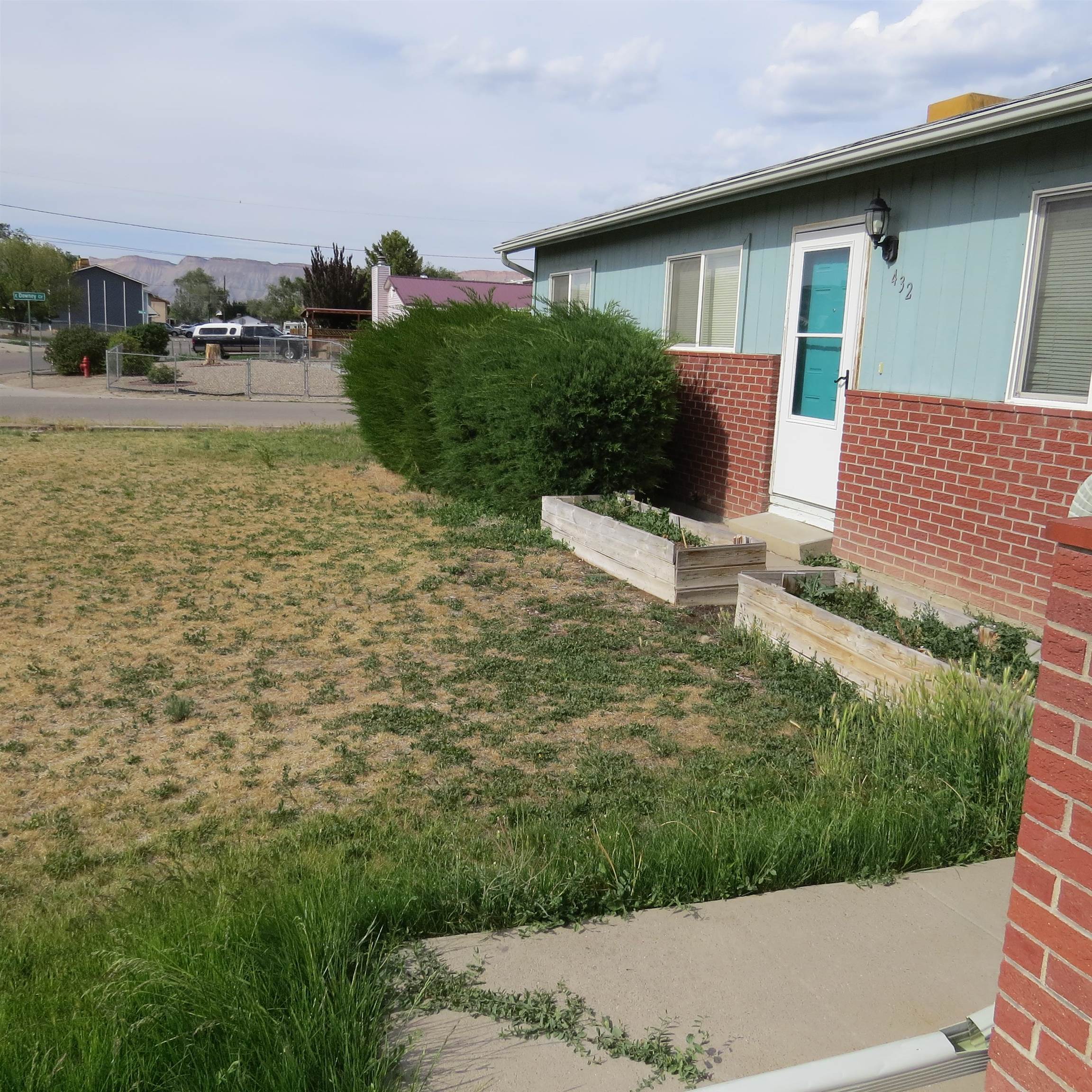 432 32 3/8 Road Property Photo 2