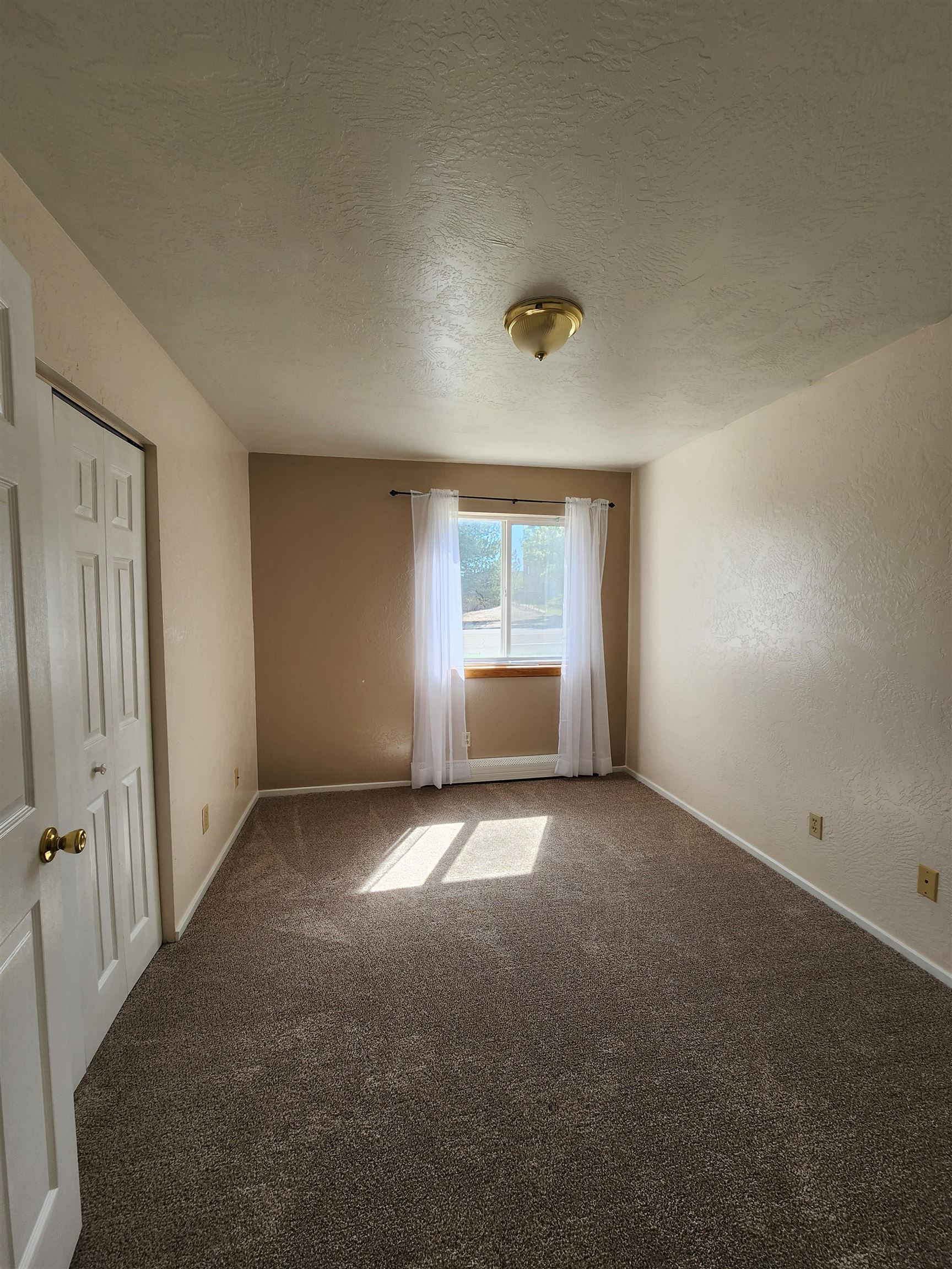 883 Taughenbaugh Boulevard Property Photo 4