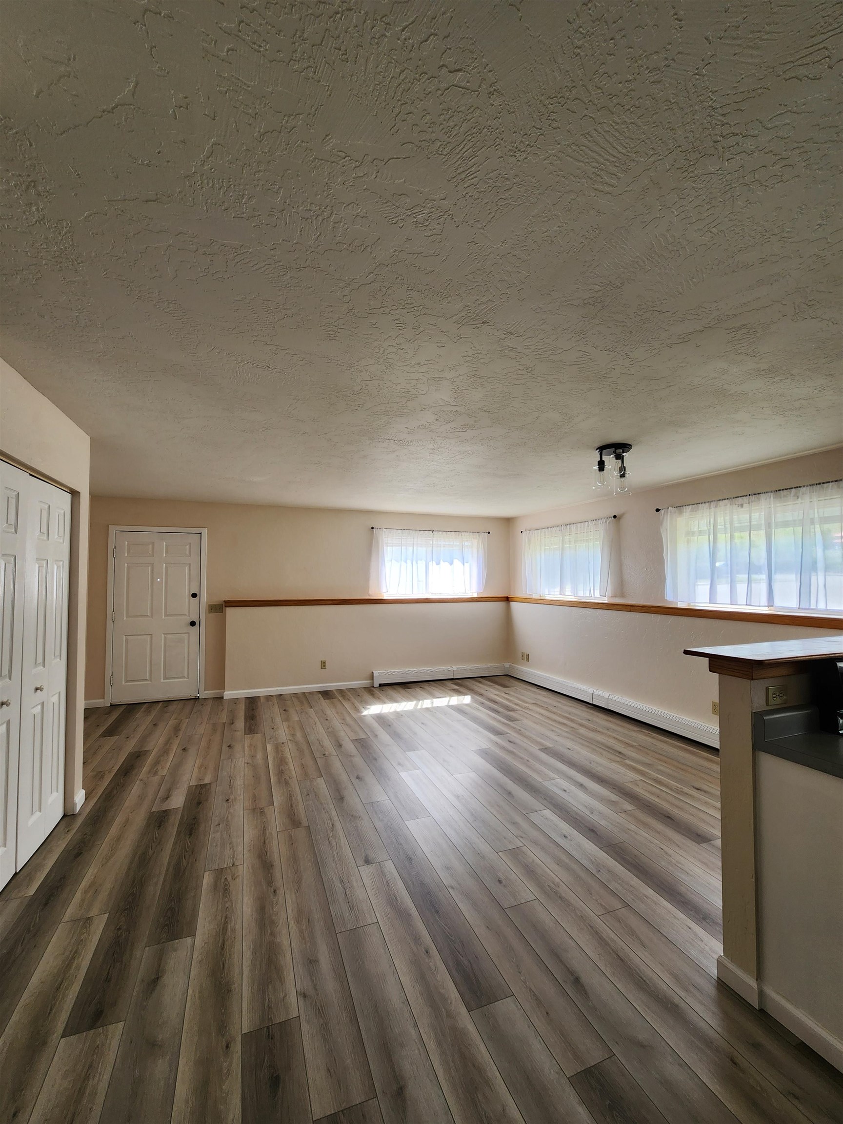883 Taughenbaugh Boulevard Property Photo 8