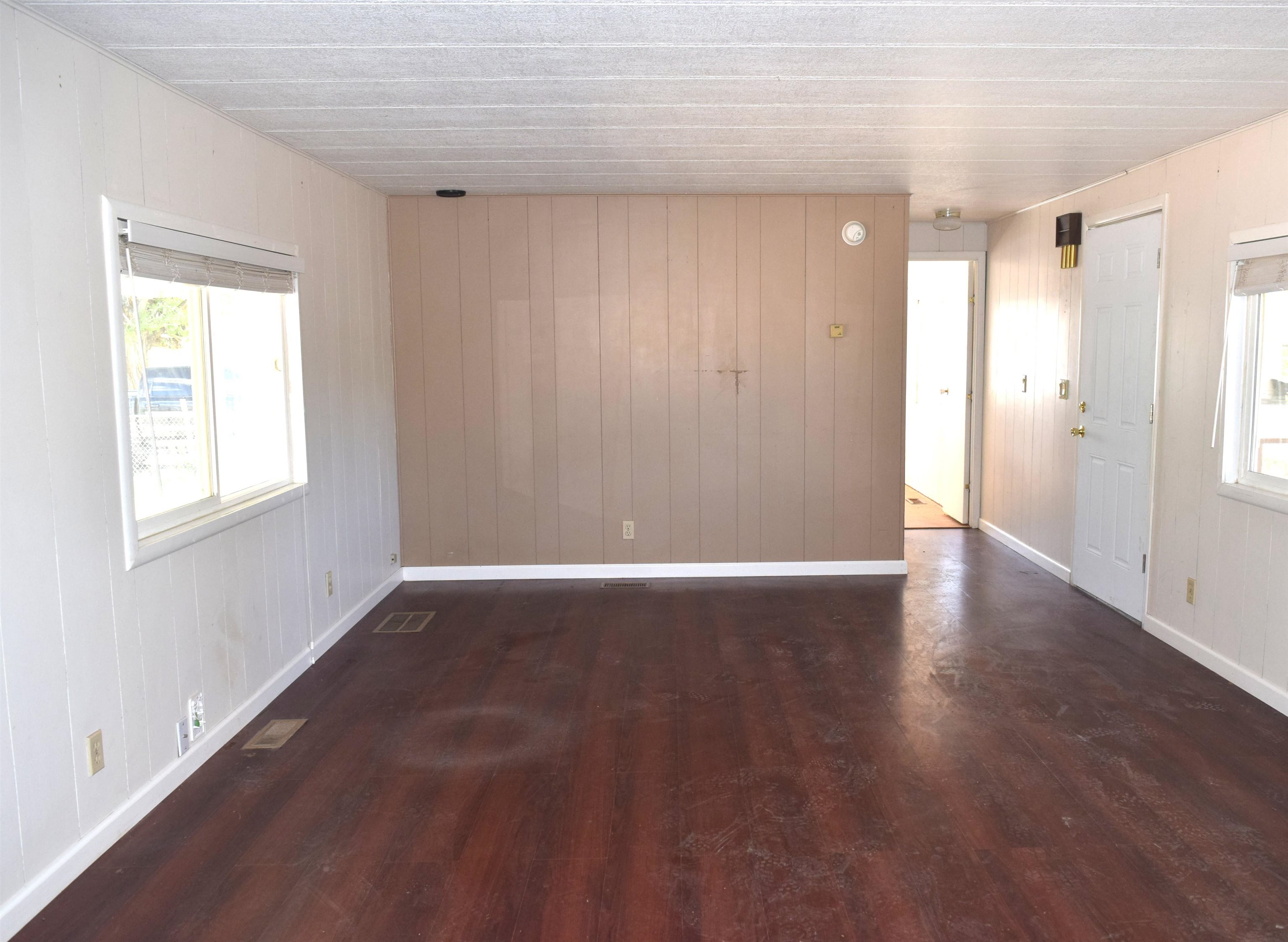 10536 Highway 65 Property Photo 3