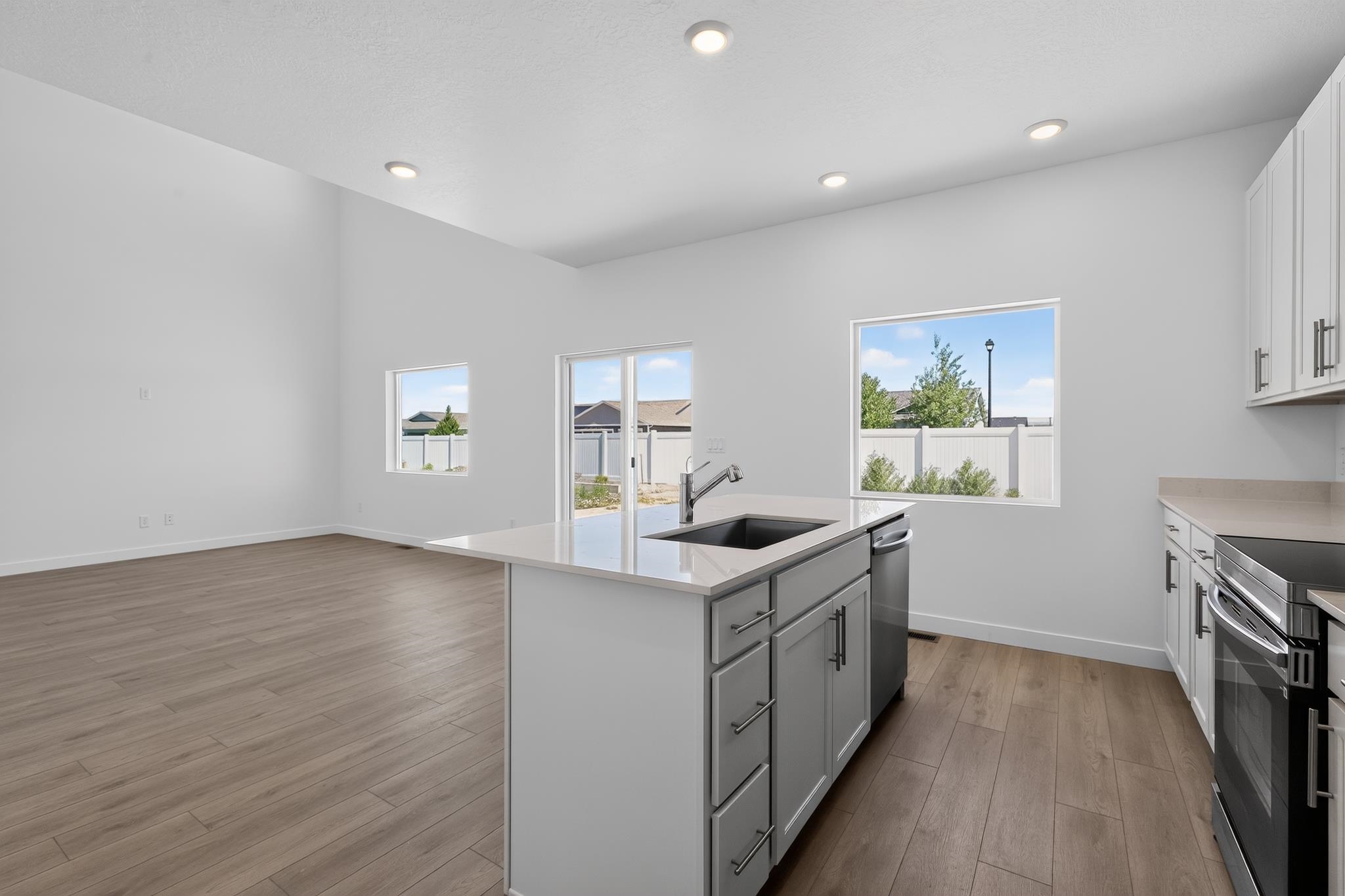 2138 Moon Beam Place Property Photo 14