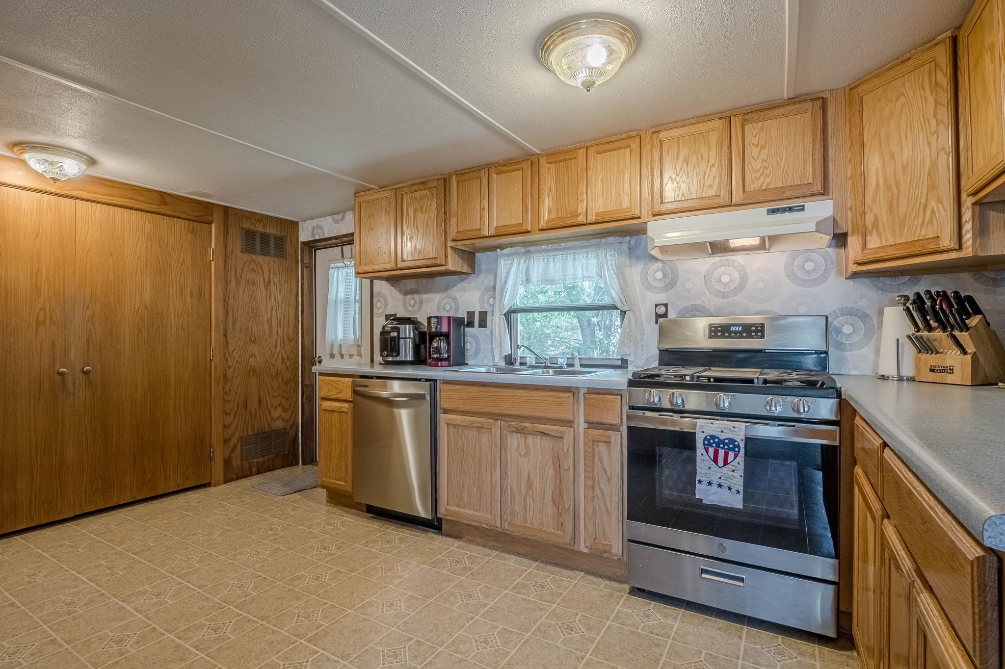 537 Pearce Avenue Property Photo 13