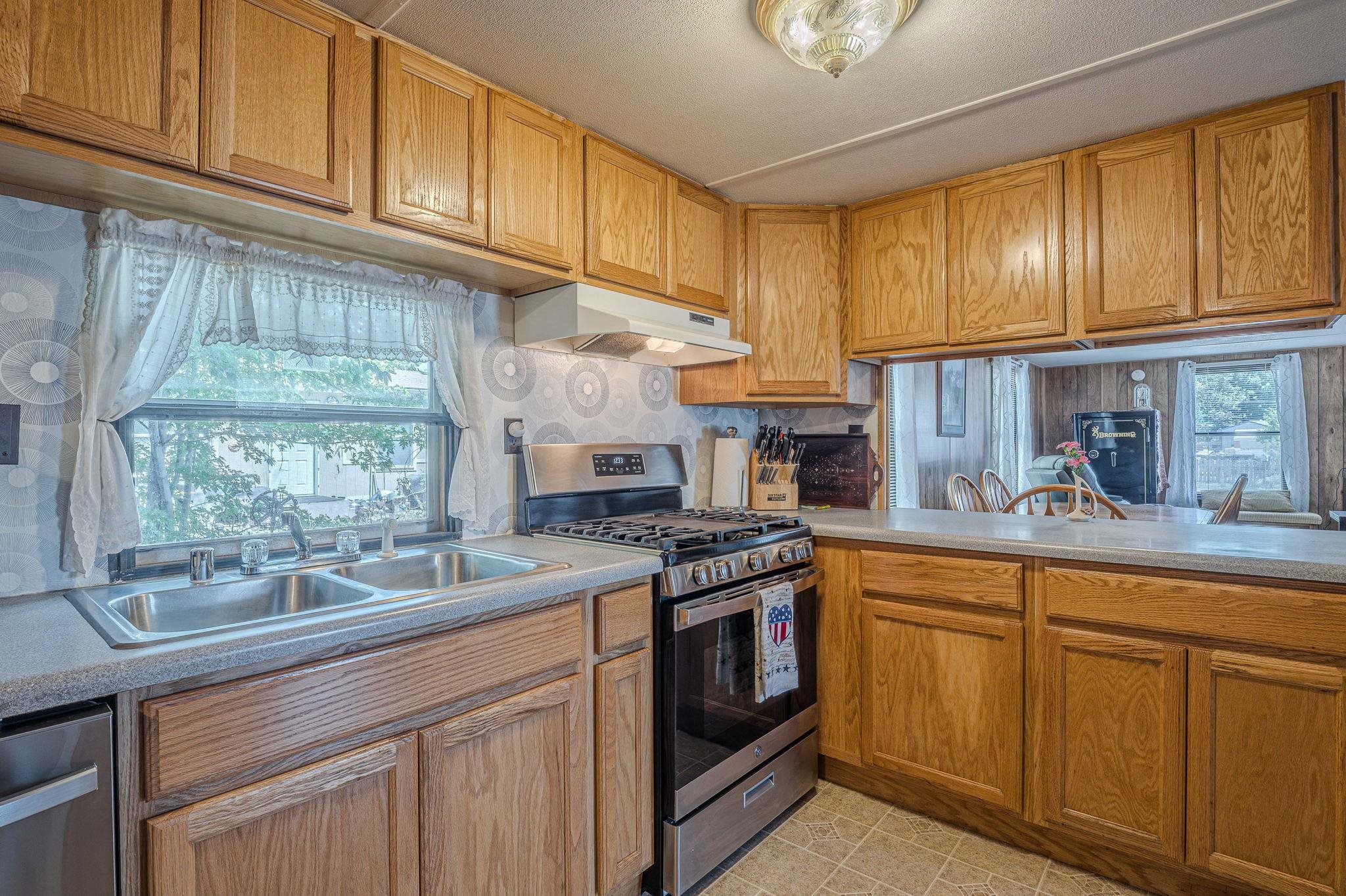 537 Pearce Avenue Property Photo 14