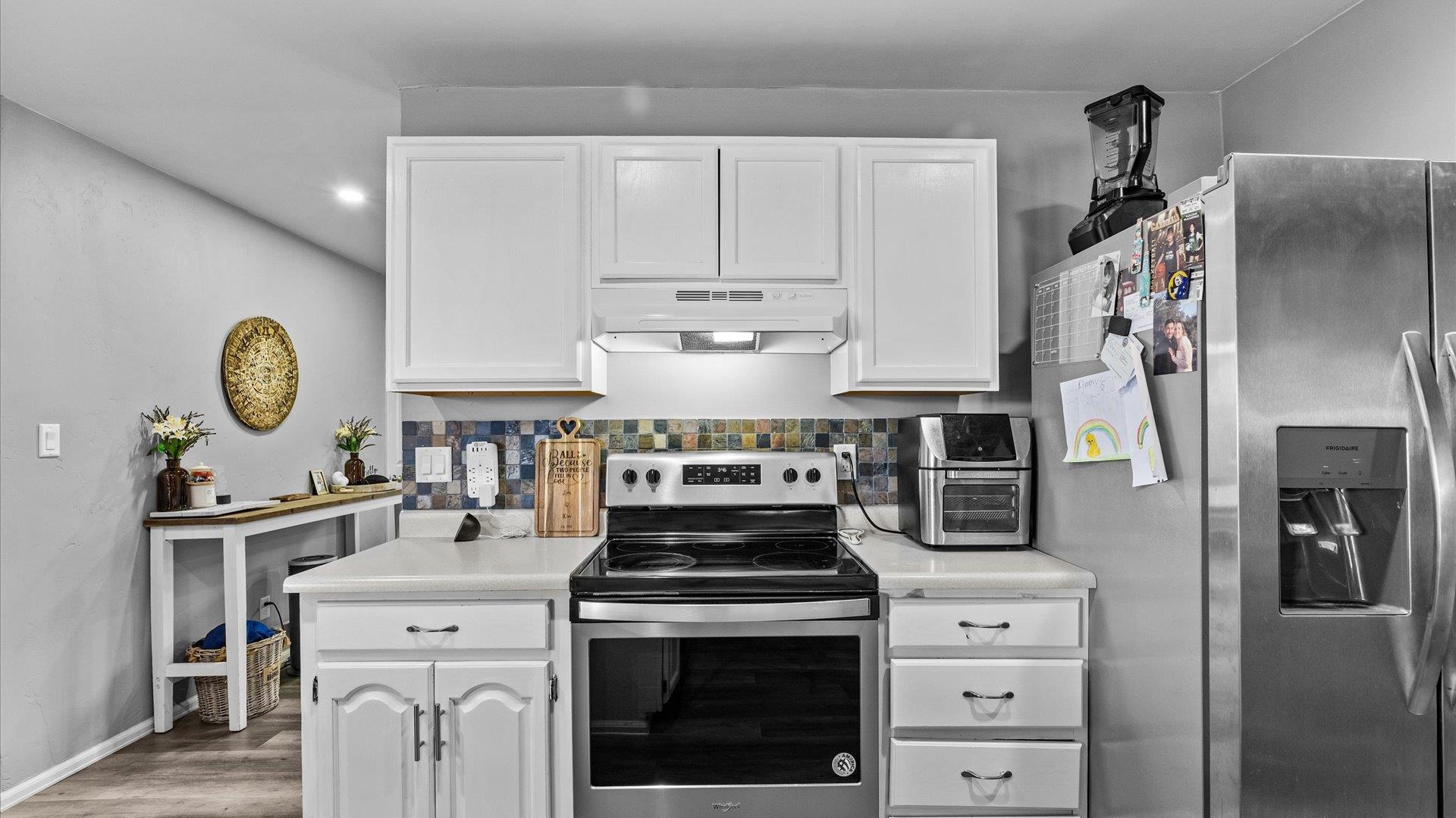 644 32 Road Property Photo 5