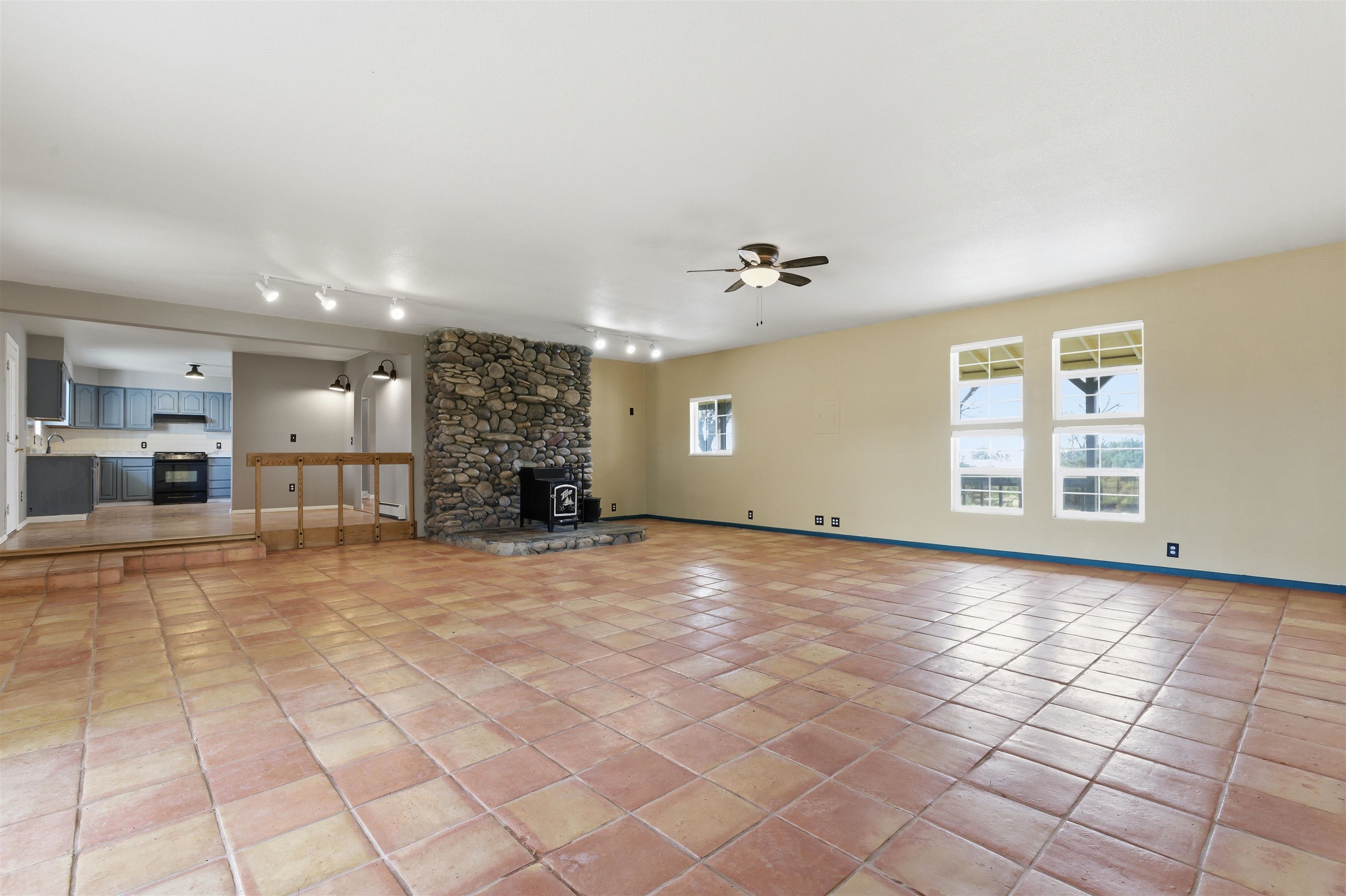 16216 2600 Road Property Photo 10