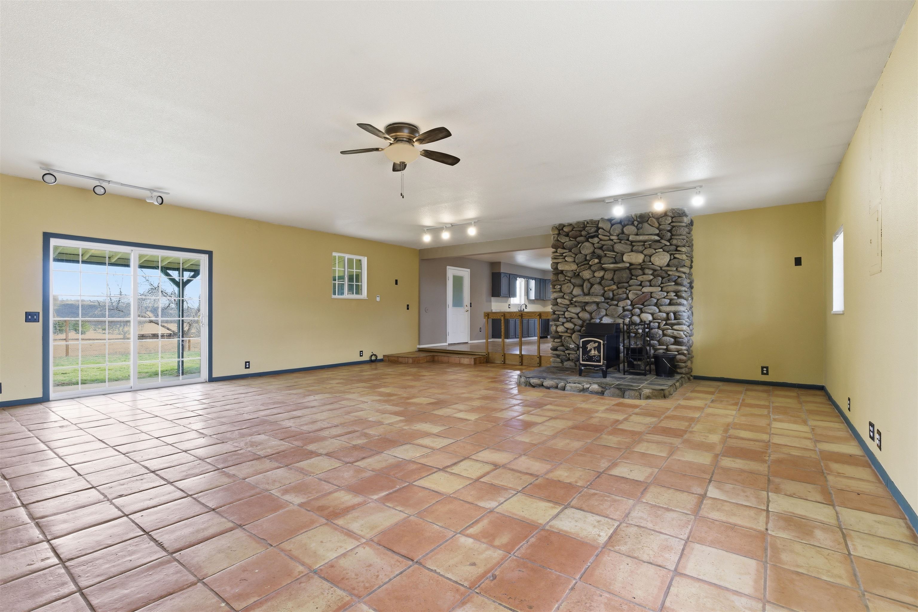 16216 2600 Road Property Photo 11