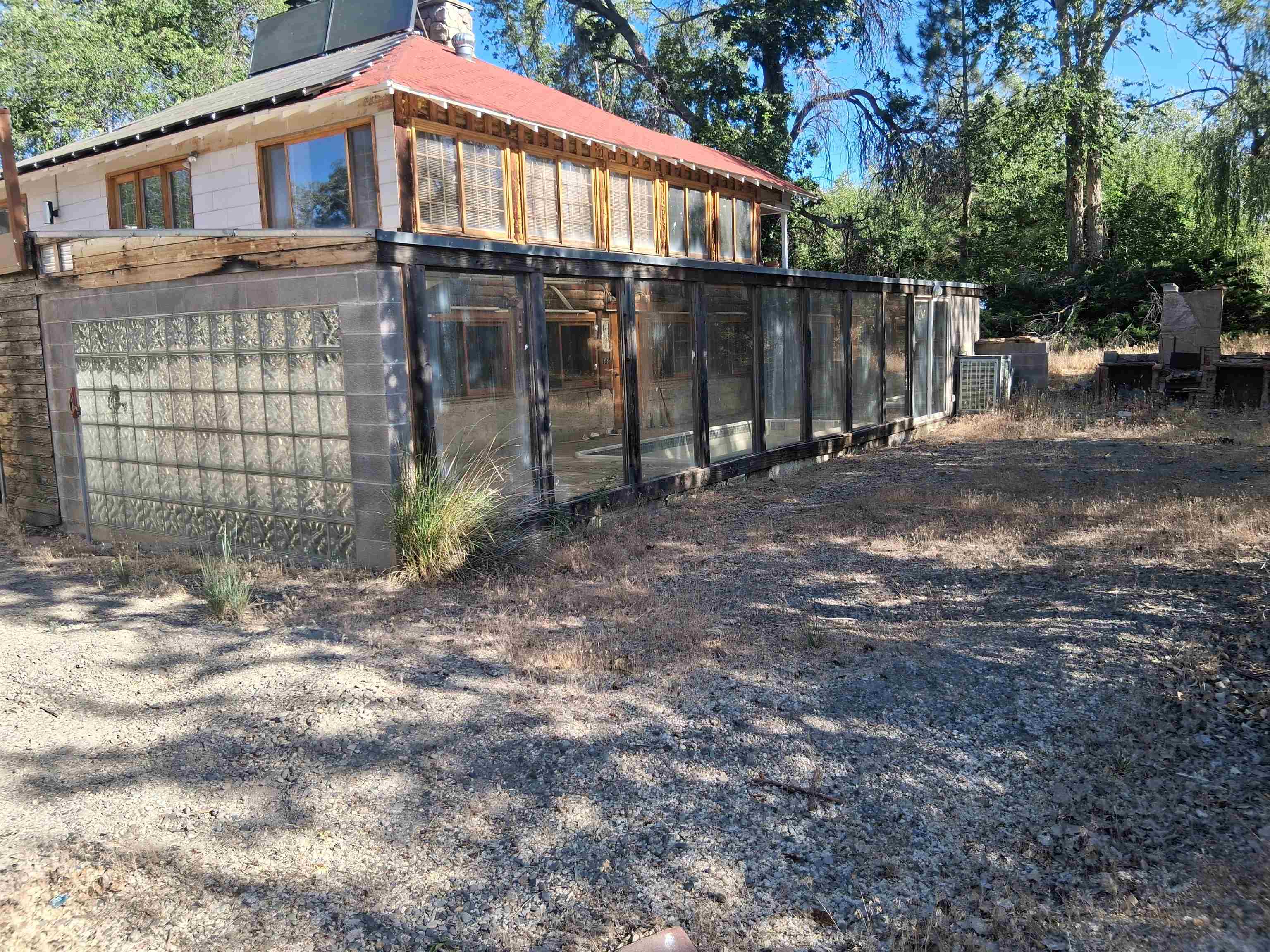 1983 River Road Property Photo 11