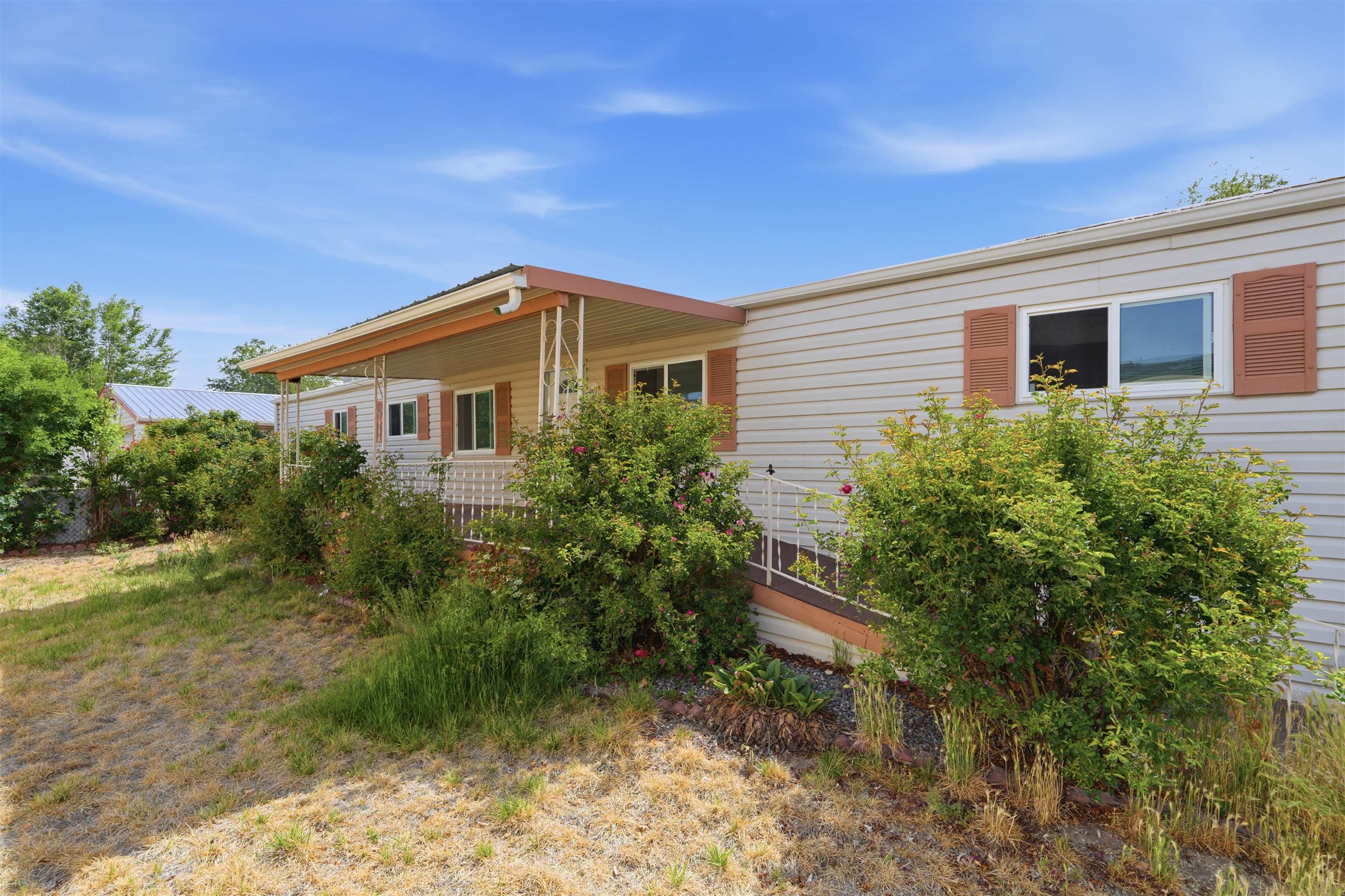 2960 Cedar Place Property Photo 1