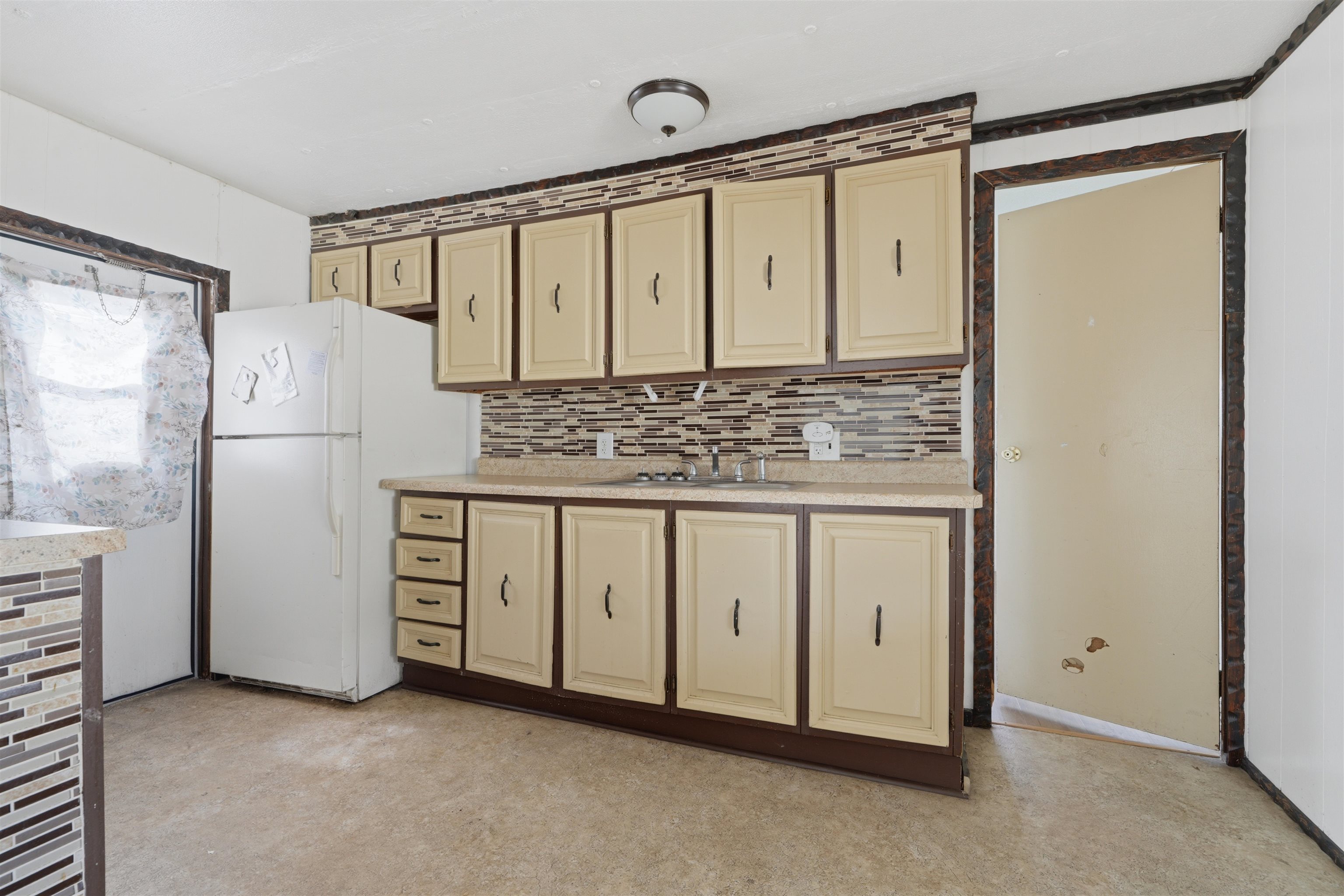 2960 Cedar Place Property Photo 6