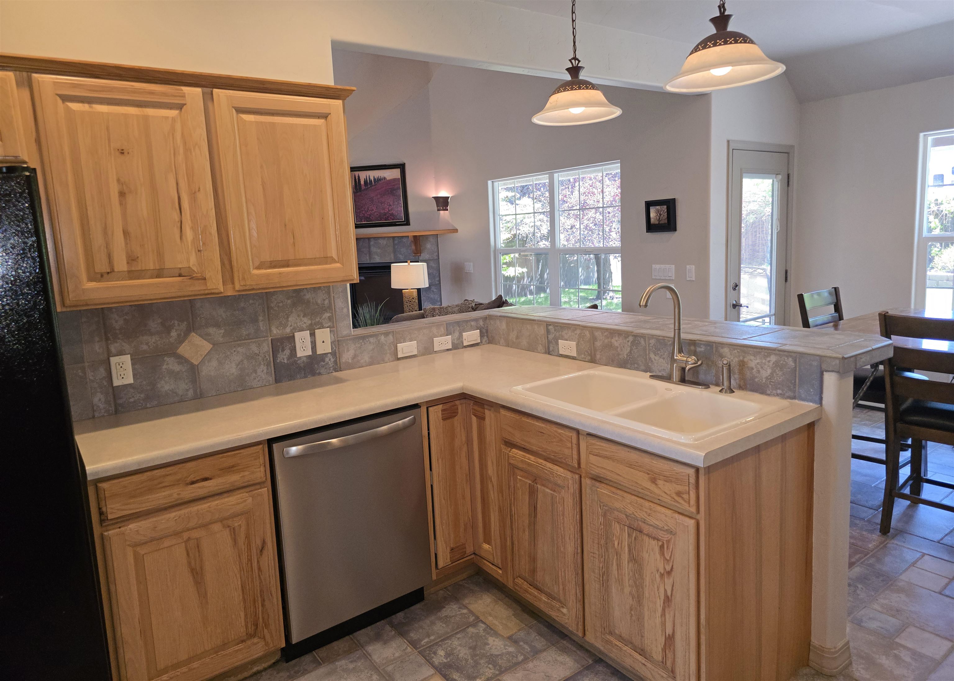 108 Mount View Drive Property Photo 6