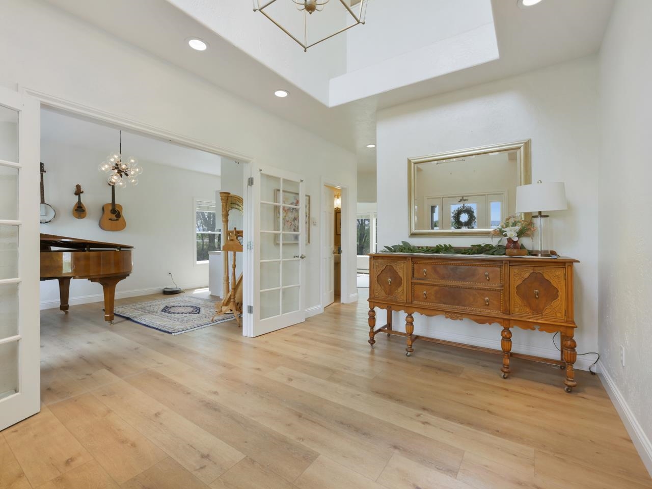 2433 H Road Property Photo 3