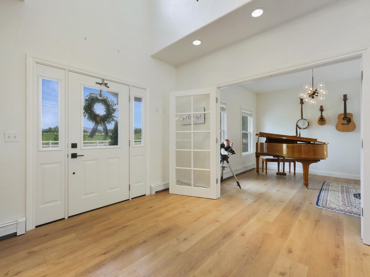 2433 H Road Property Photo 4