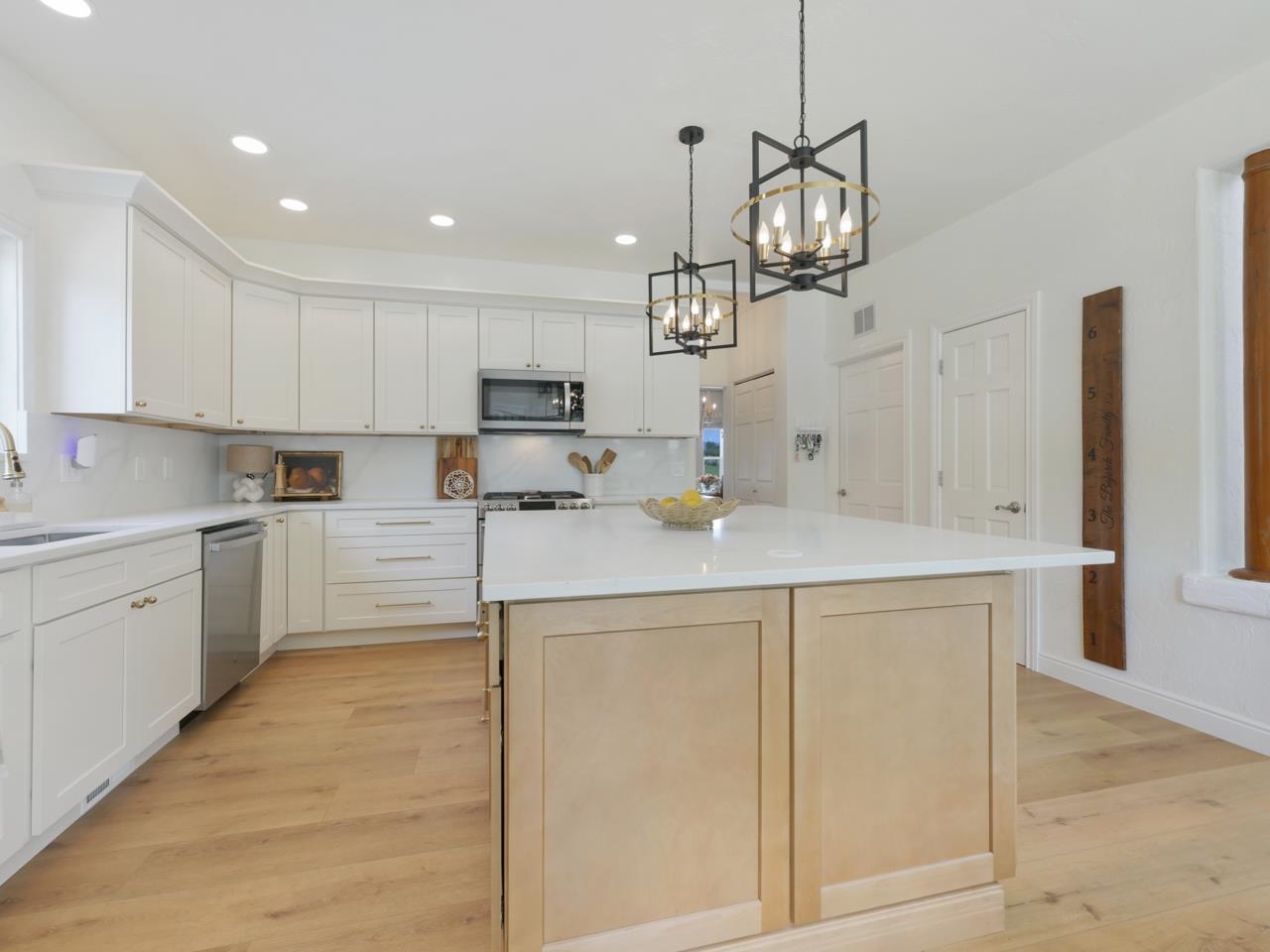 2433 H Road Property Photo 13