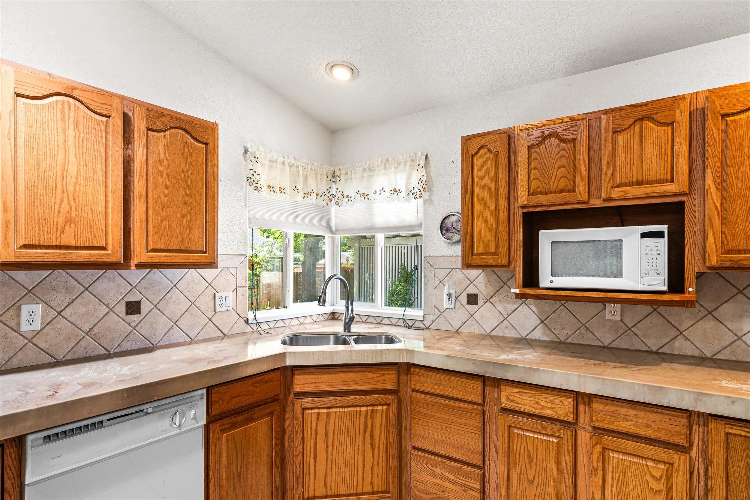 609 Shadowbrook Drive Property Photo 11