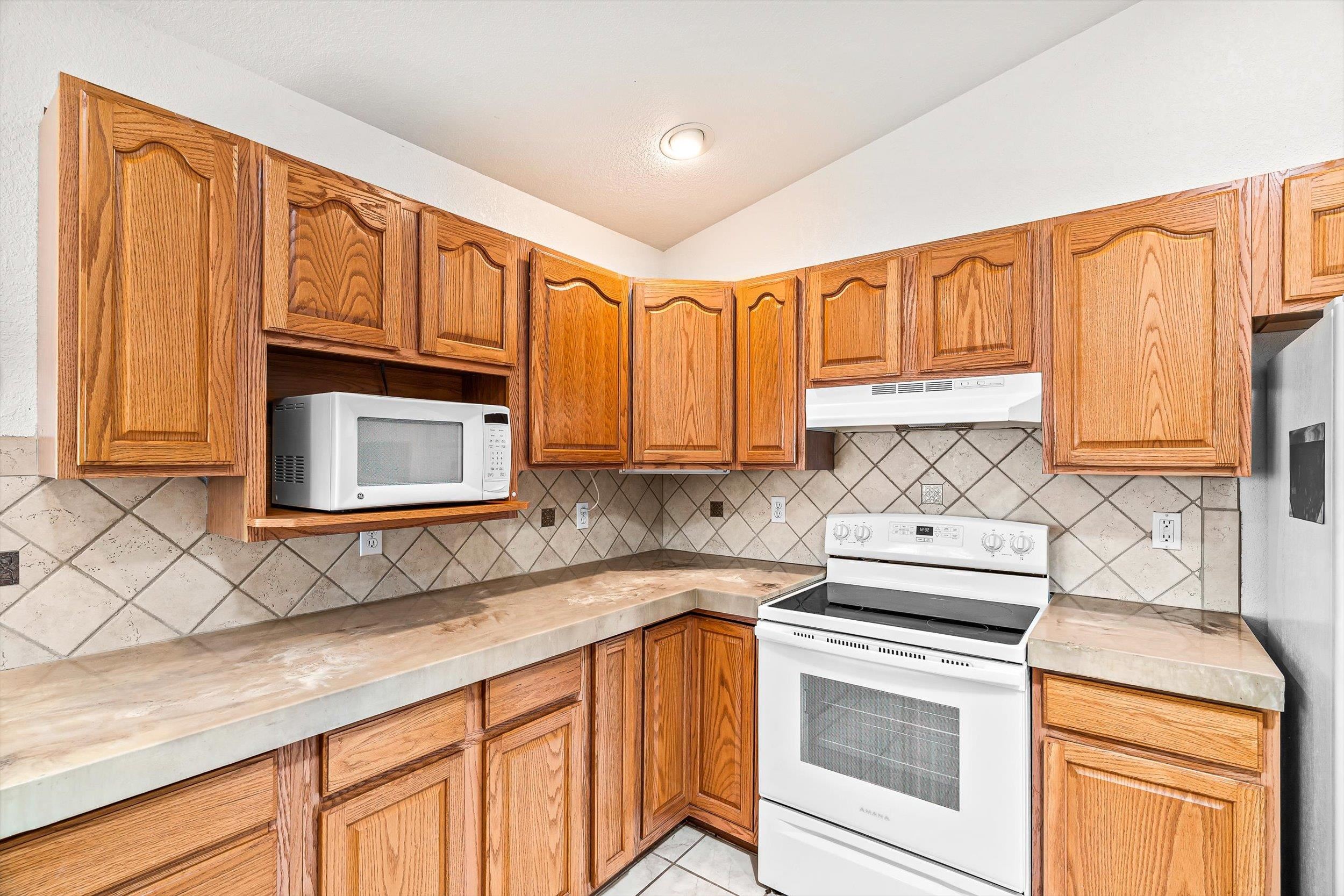 609 Shadowbrook Drive Property Photo 12