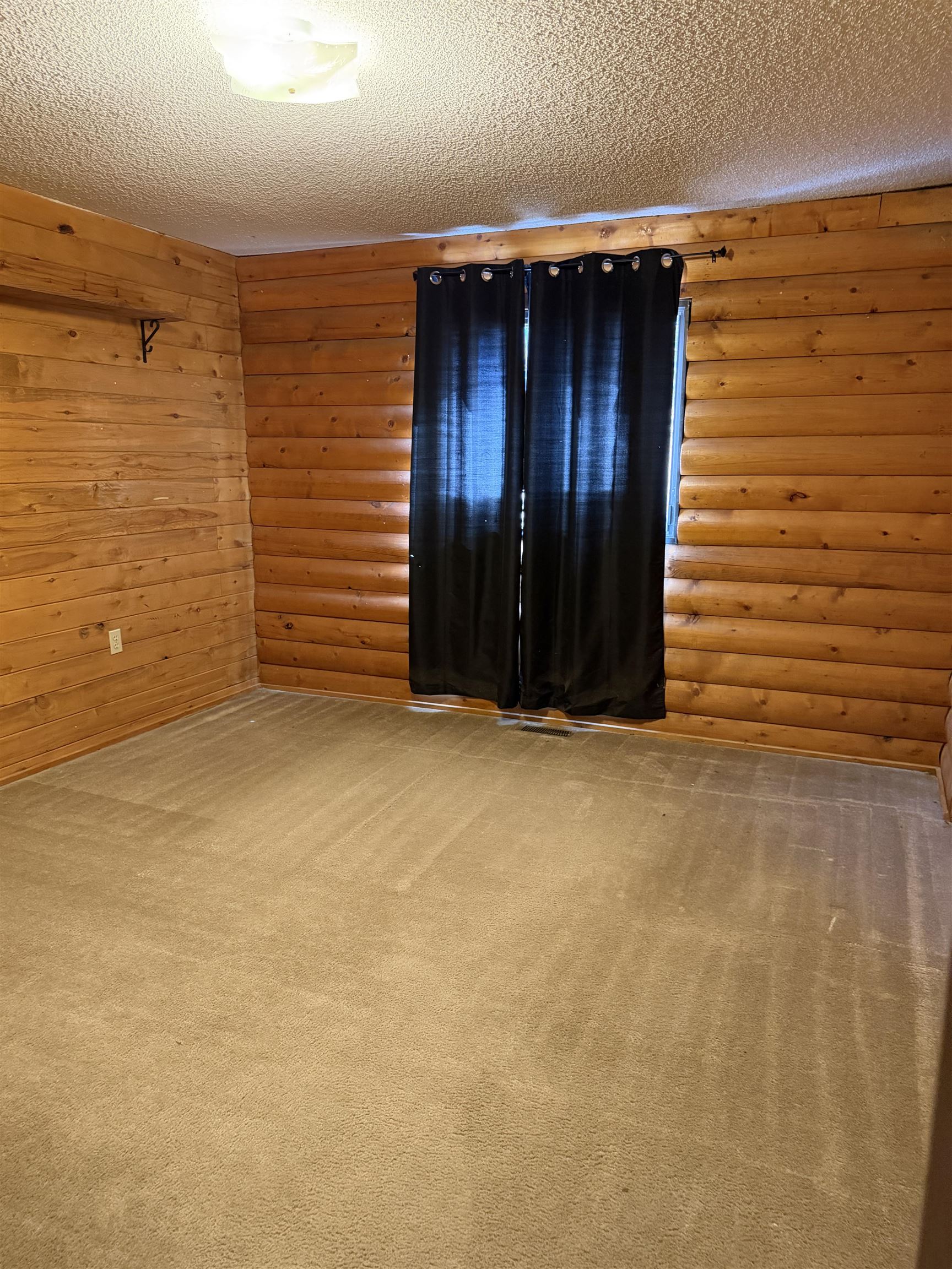 195 Wilson Boulevard Property Photo 11