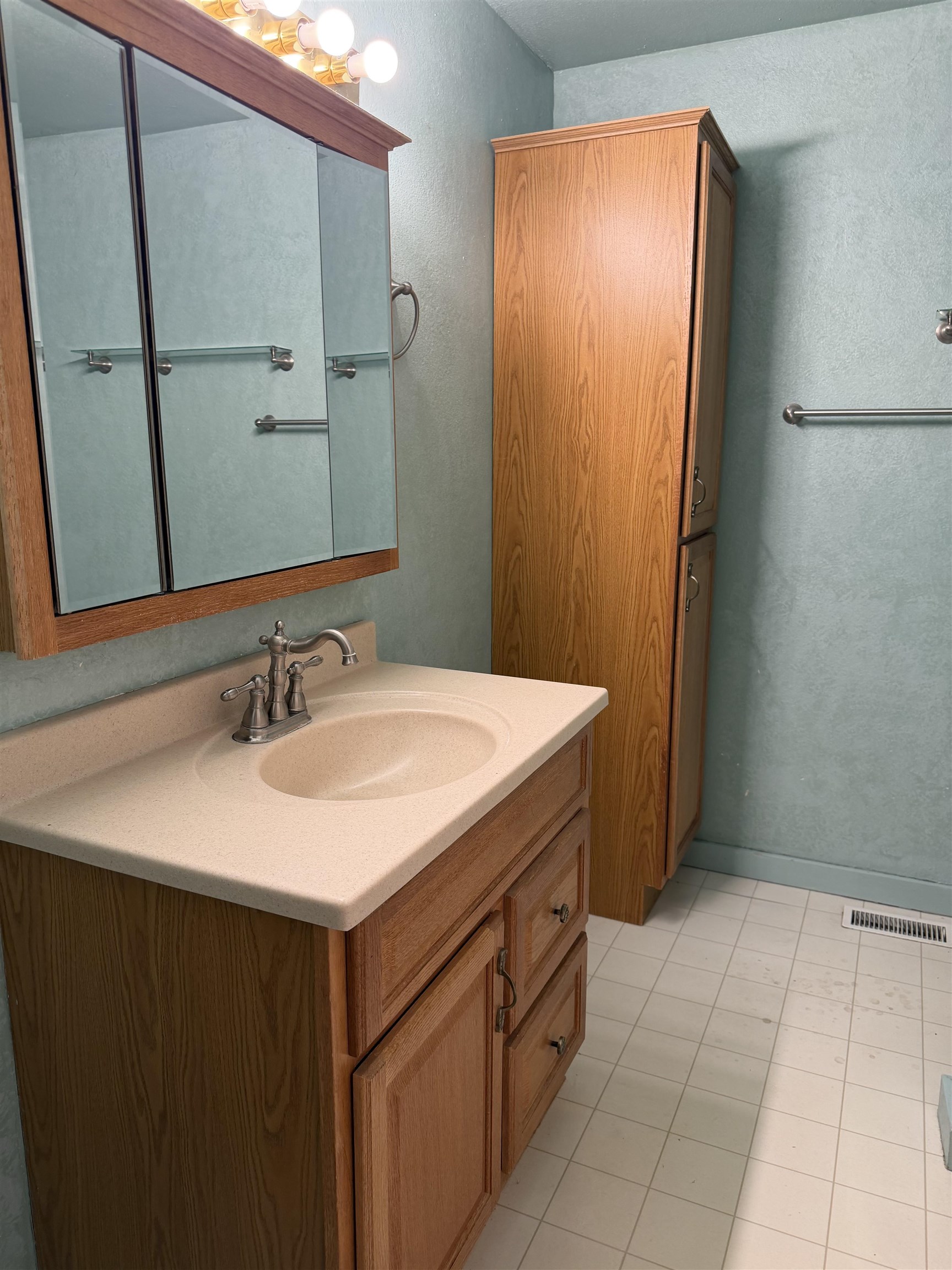 195 Wilson Boulevard Property Photo 14