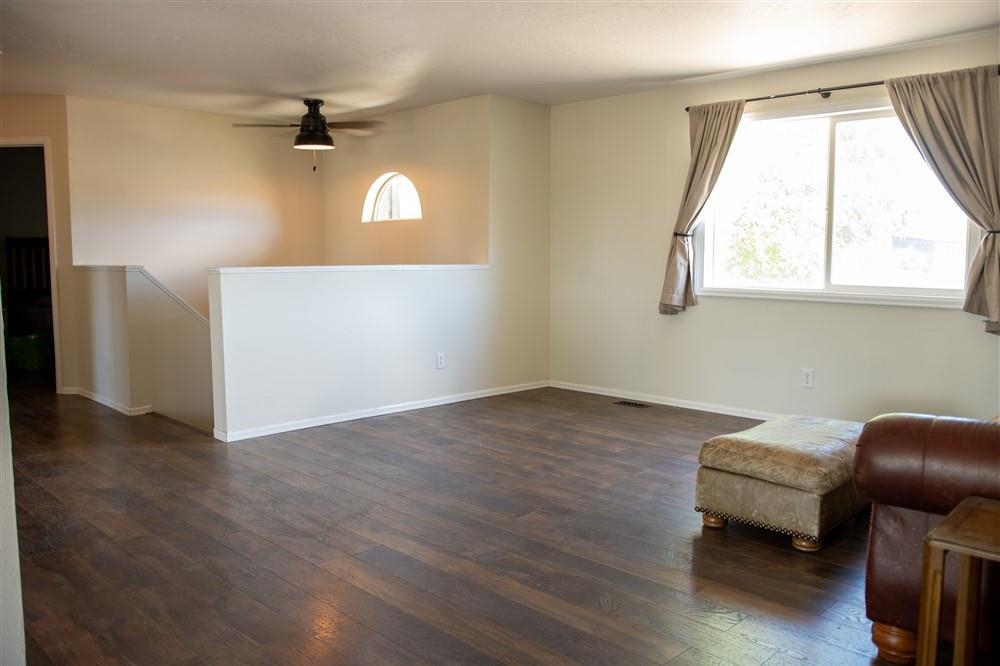 500 W Rider Road Property Photo 6