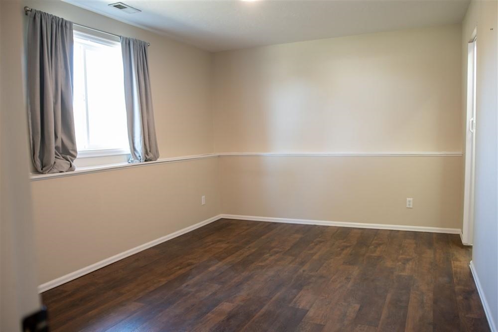 500 W Rider Road Property Photo 15