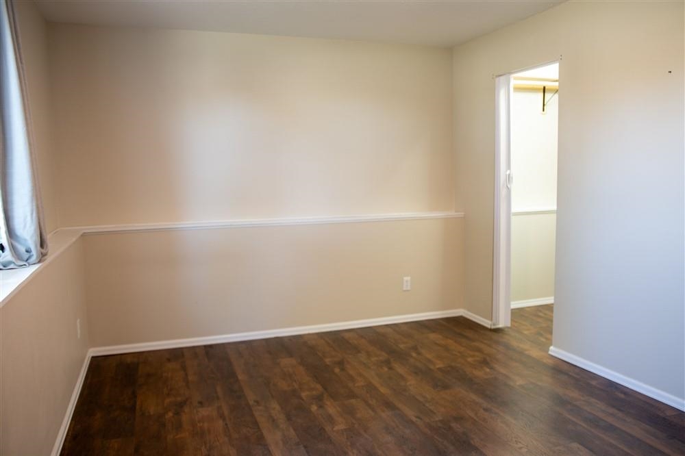 500 W Rider Road Property Photo 16