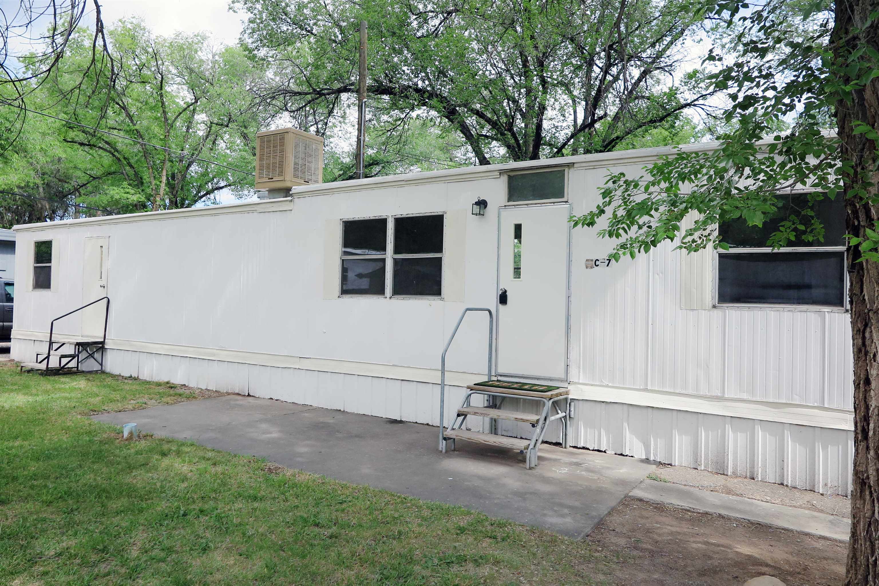 2713 B 1/2 Road Property Photo 1