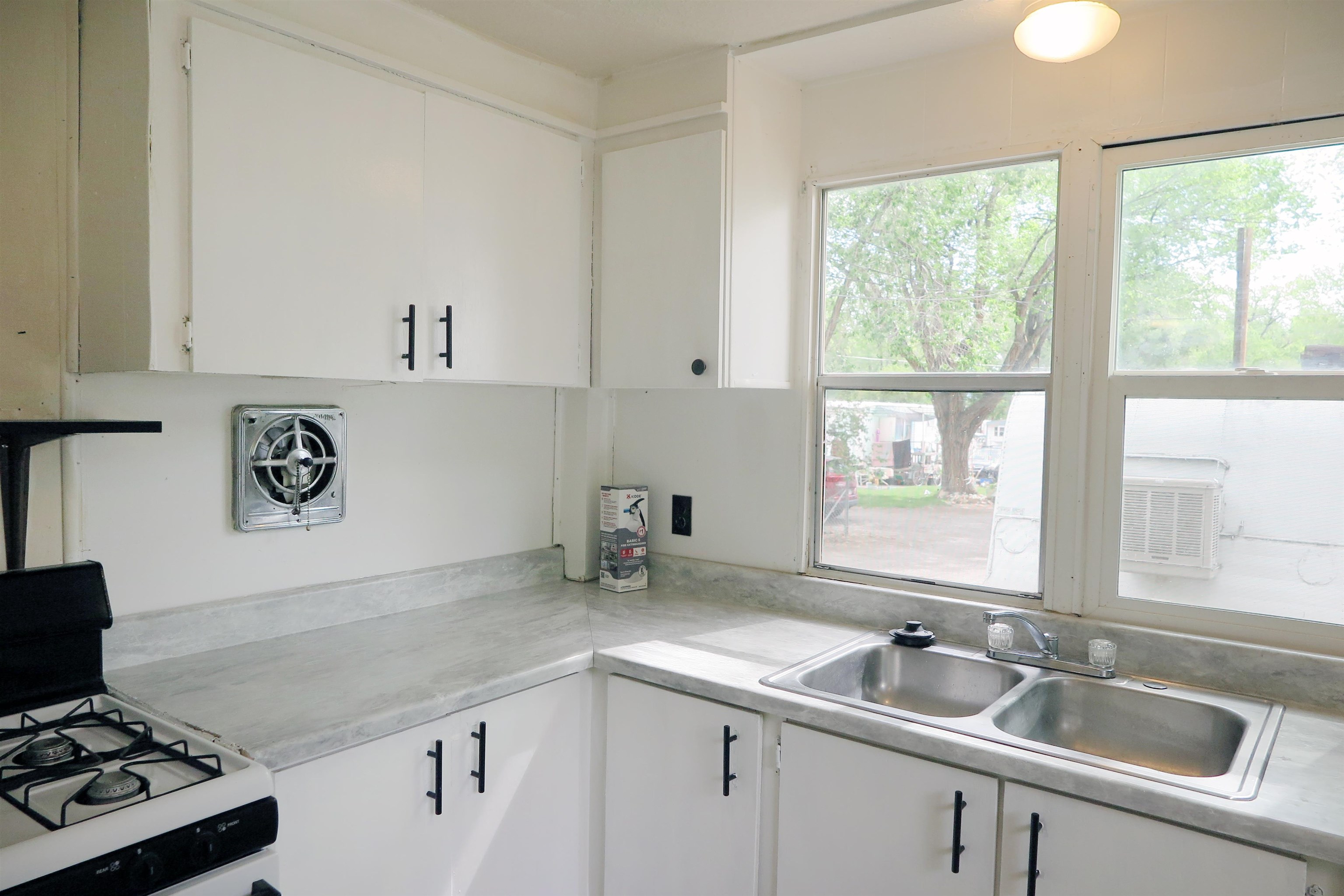 2713 B 1/2 Road Property Photo 5