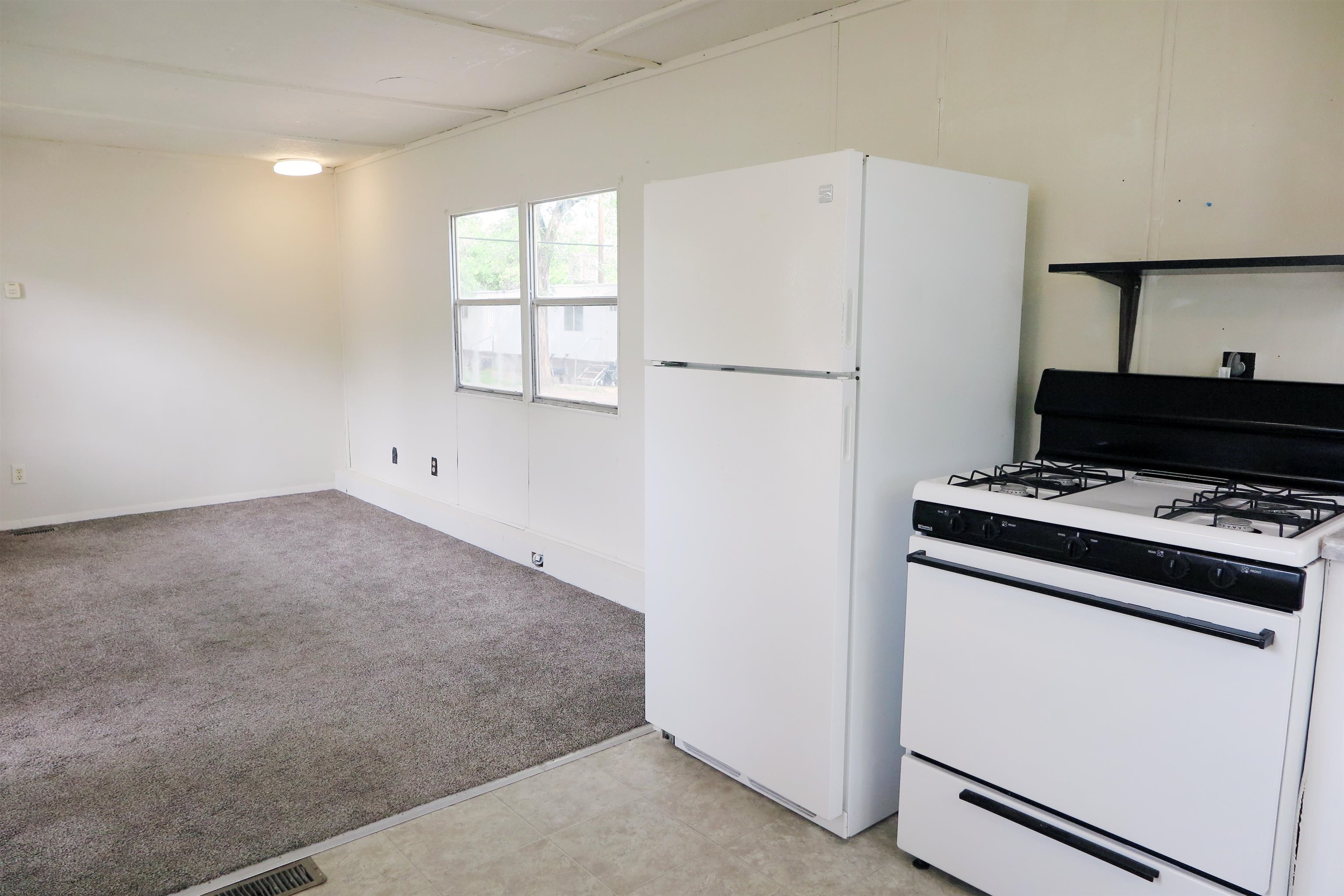 2713 B 1/2 Road Property Photo 6