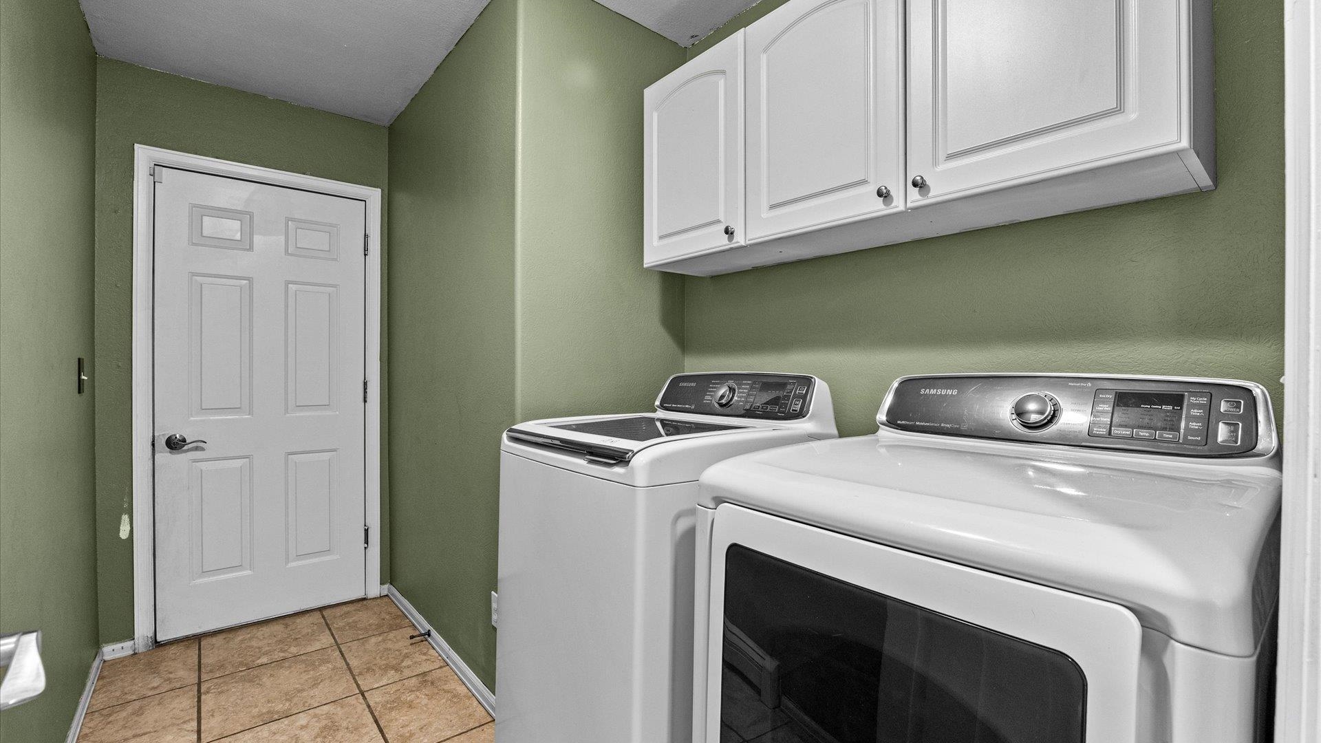 555 E Valley Drive Property Photo 20