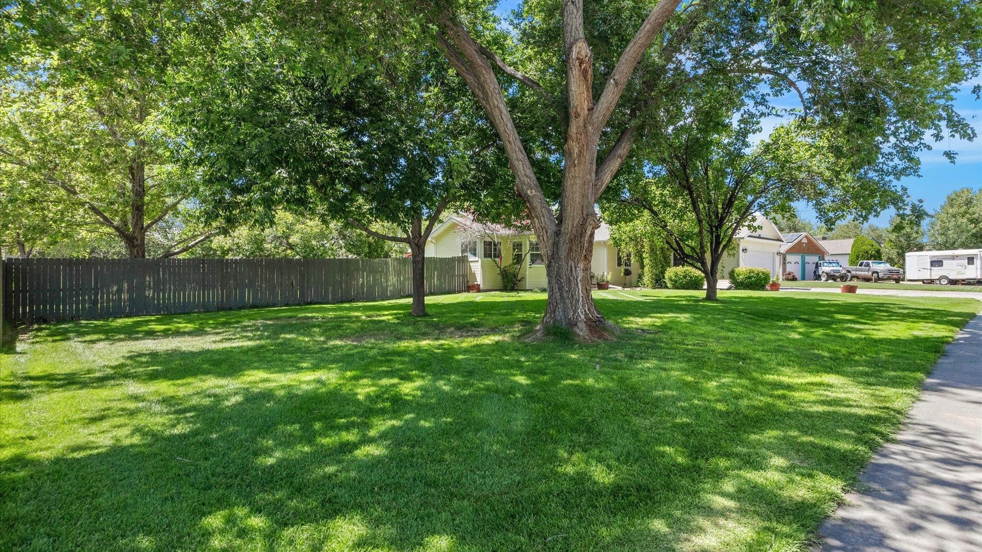 555 E Valley Drive Property Photo 22