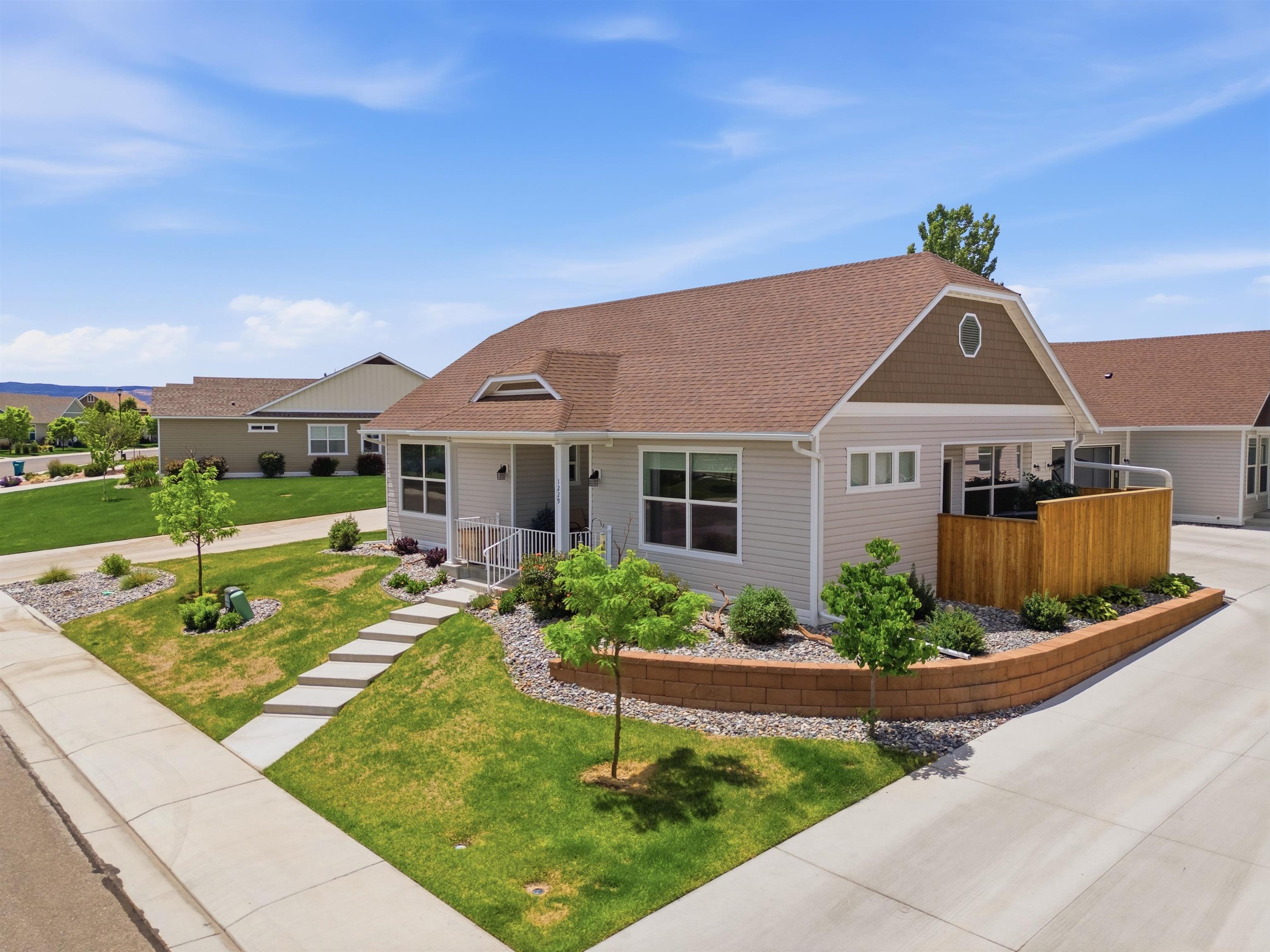 1229 Periwinkle Court Property Photo 1