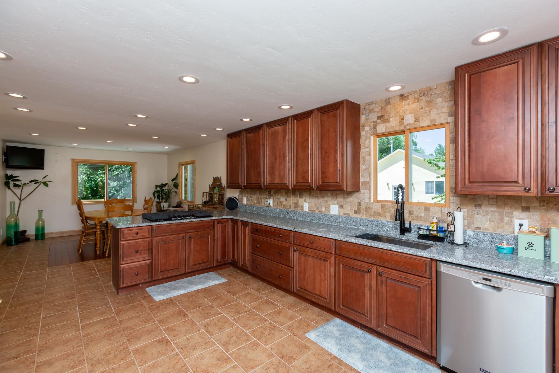 311 34 Road Property Photo 11