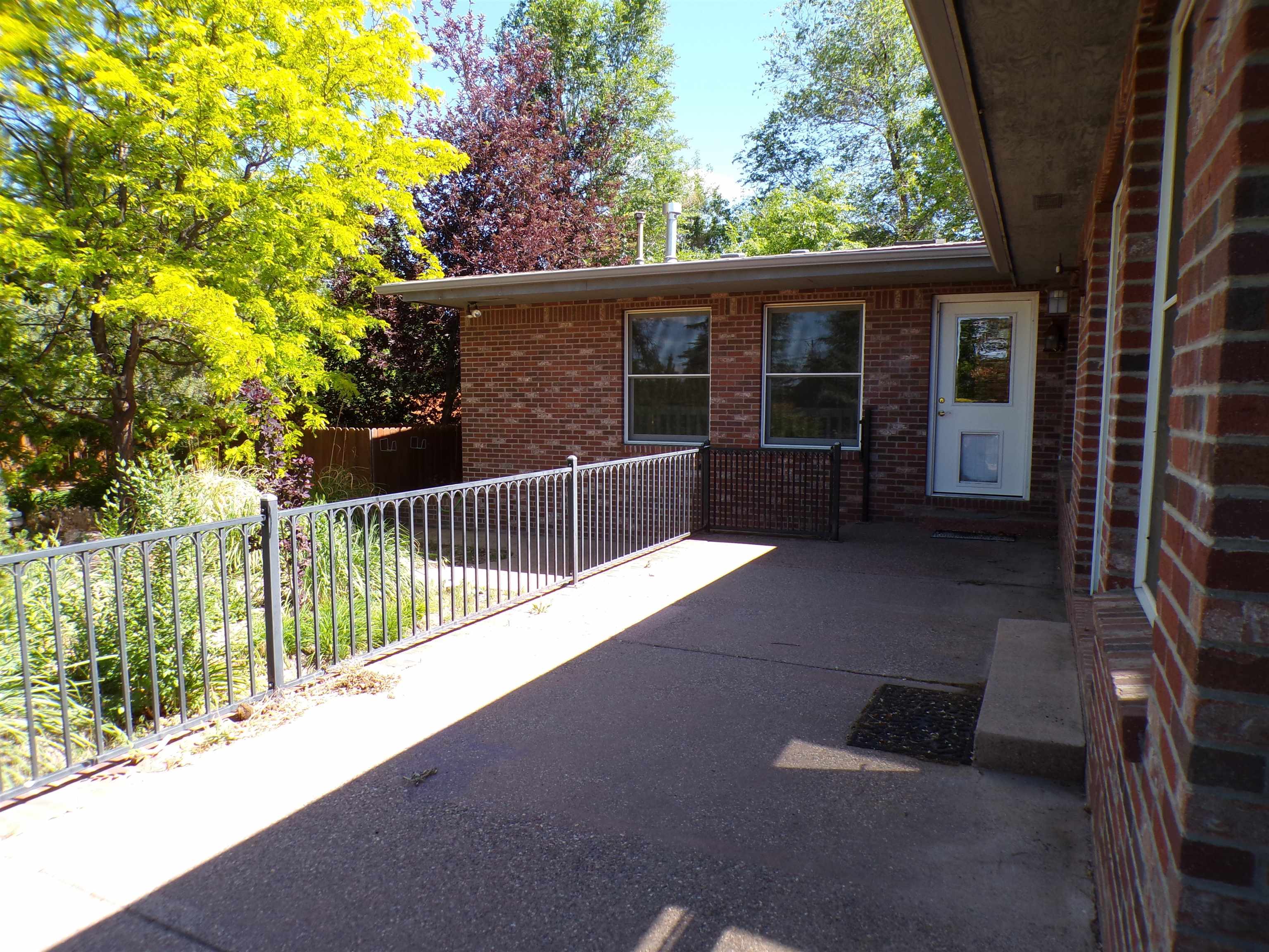 632 S Surrey Court Property Photo 7