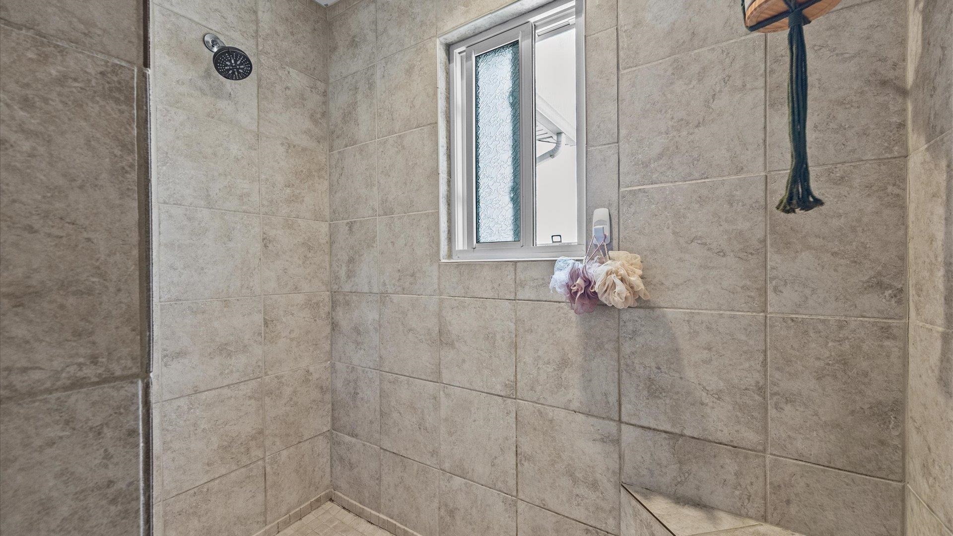 406 Ridges Boulevard Property Photo 18