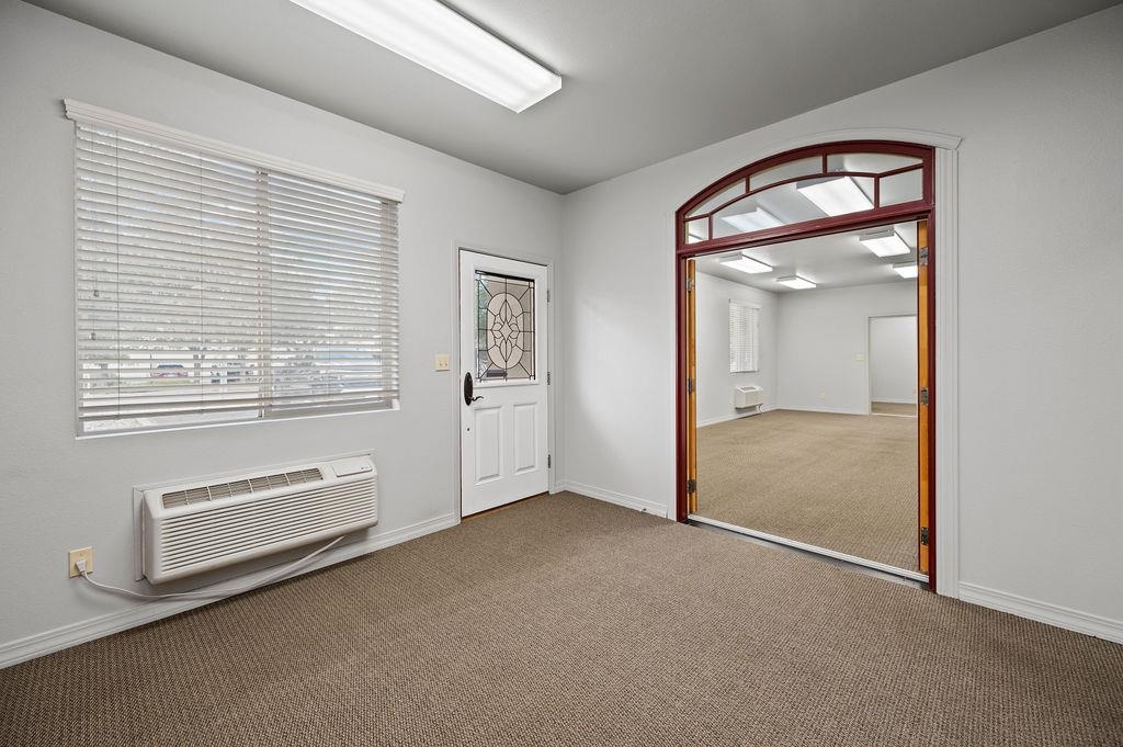 560 S Commercial Drive Property Photo 6