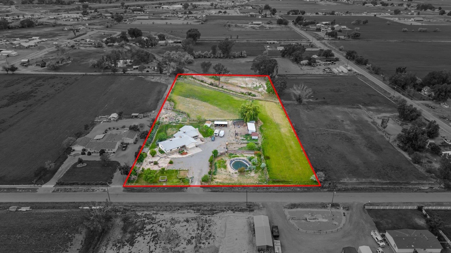 891 20 1/2 Road Property Photo 4