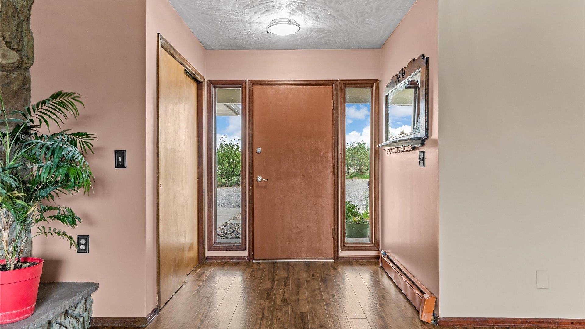 891 20 1/2 Road Property Photo 5