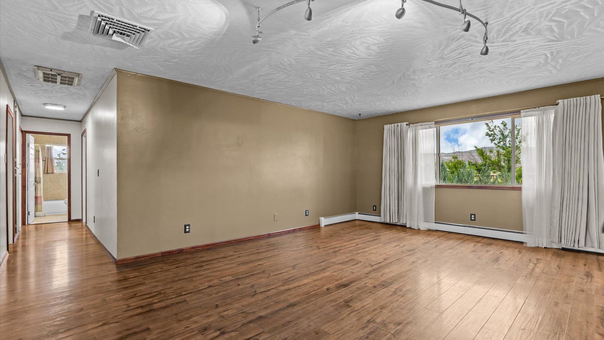891 20 1/2 Road Property Photo 8