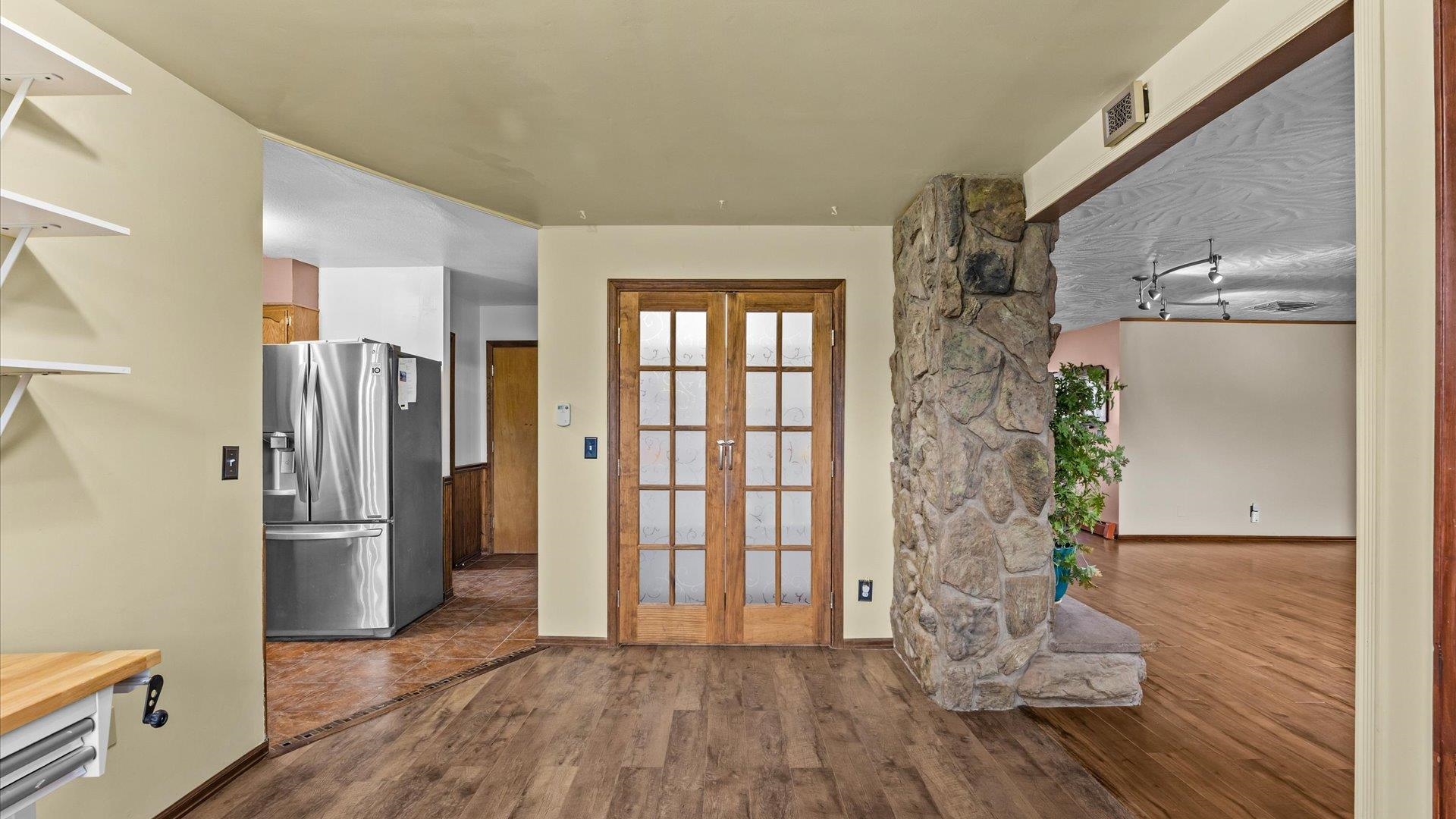 891 20 1/2 Road Property Photo 9