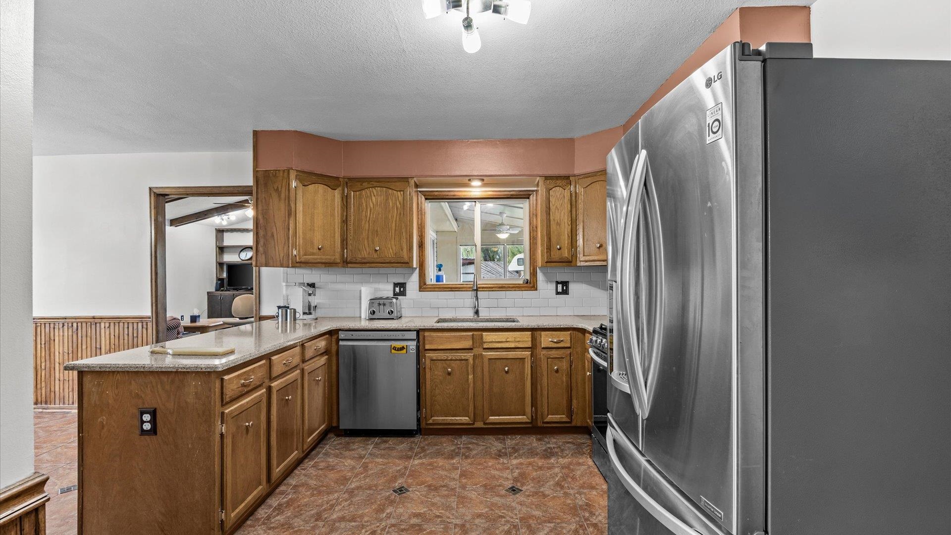891 20 1/2 Road Property Photo 10